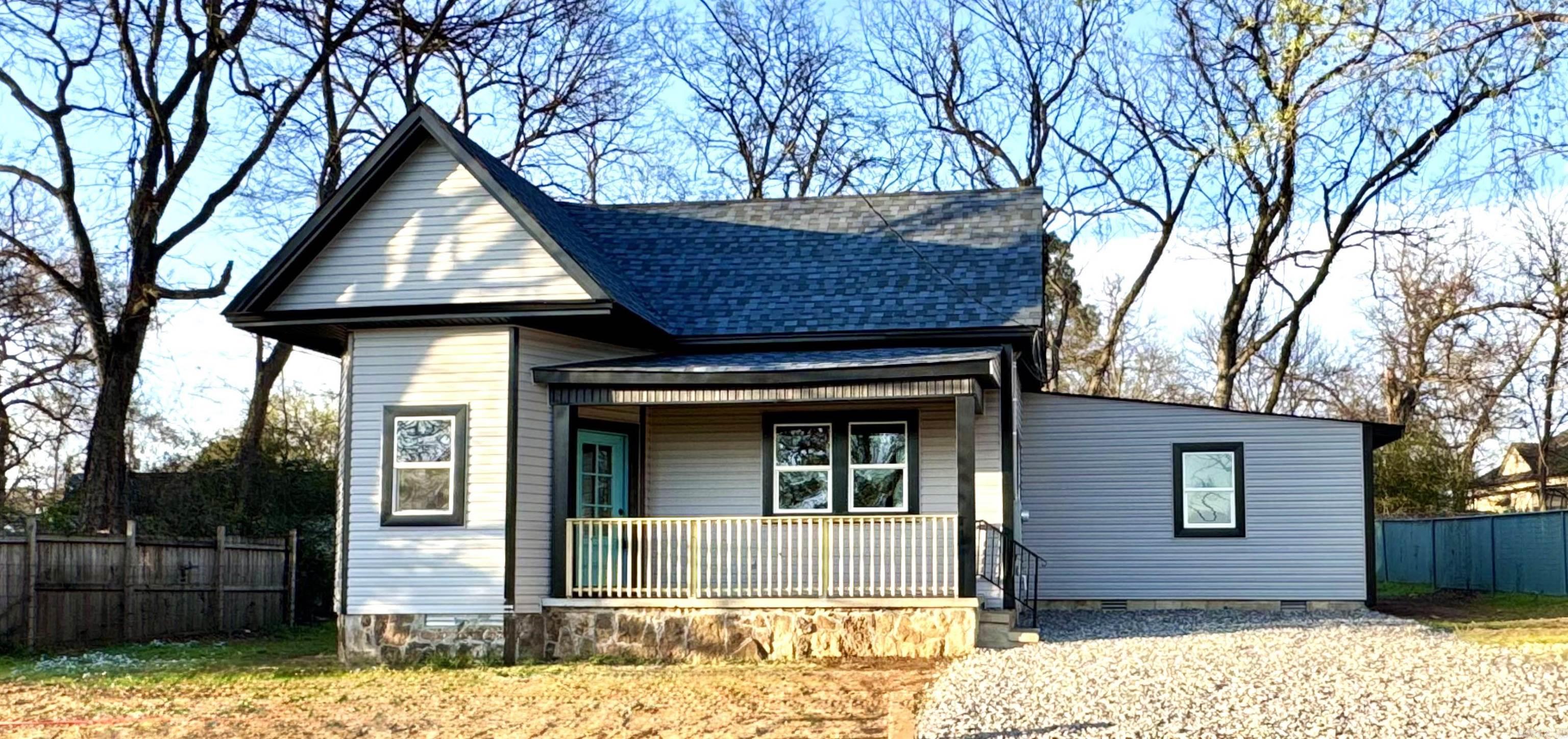 302 W Commerce St Morrilton, AR 72110