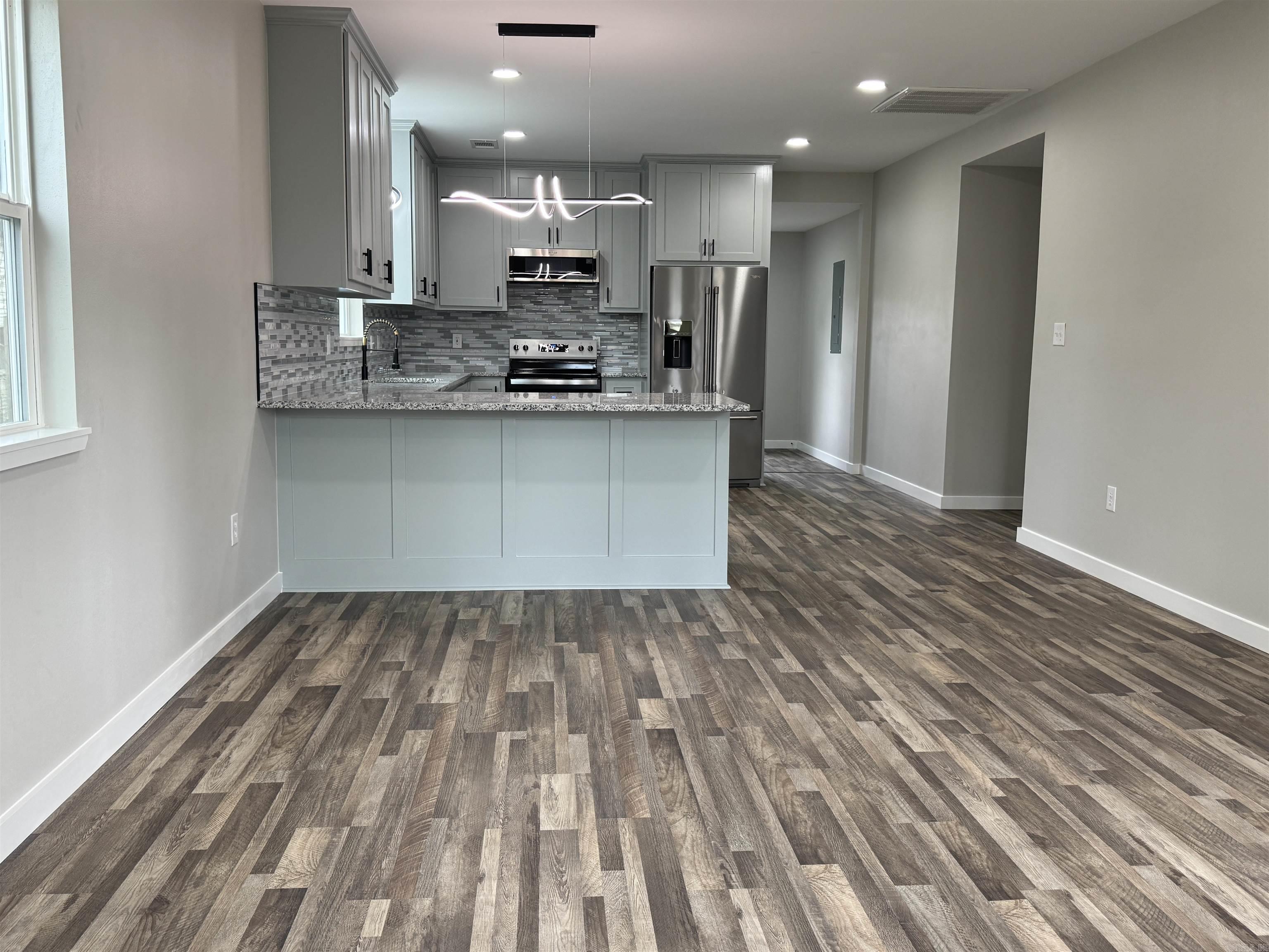 302 W Commerce St  Morrilton, AR