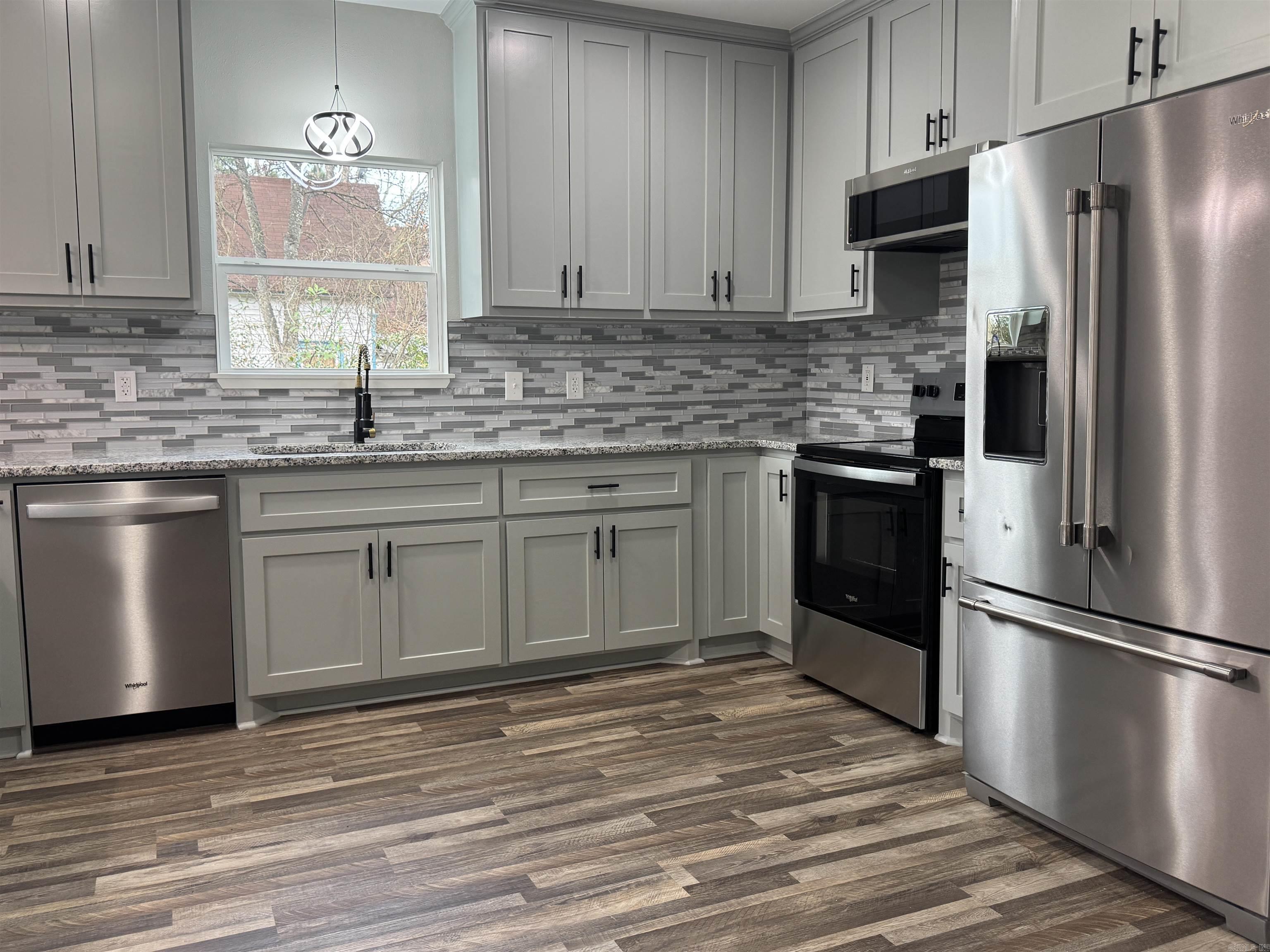 302 W Commerce St  Morrilton, AR