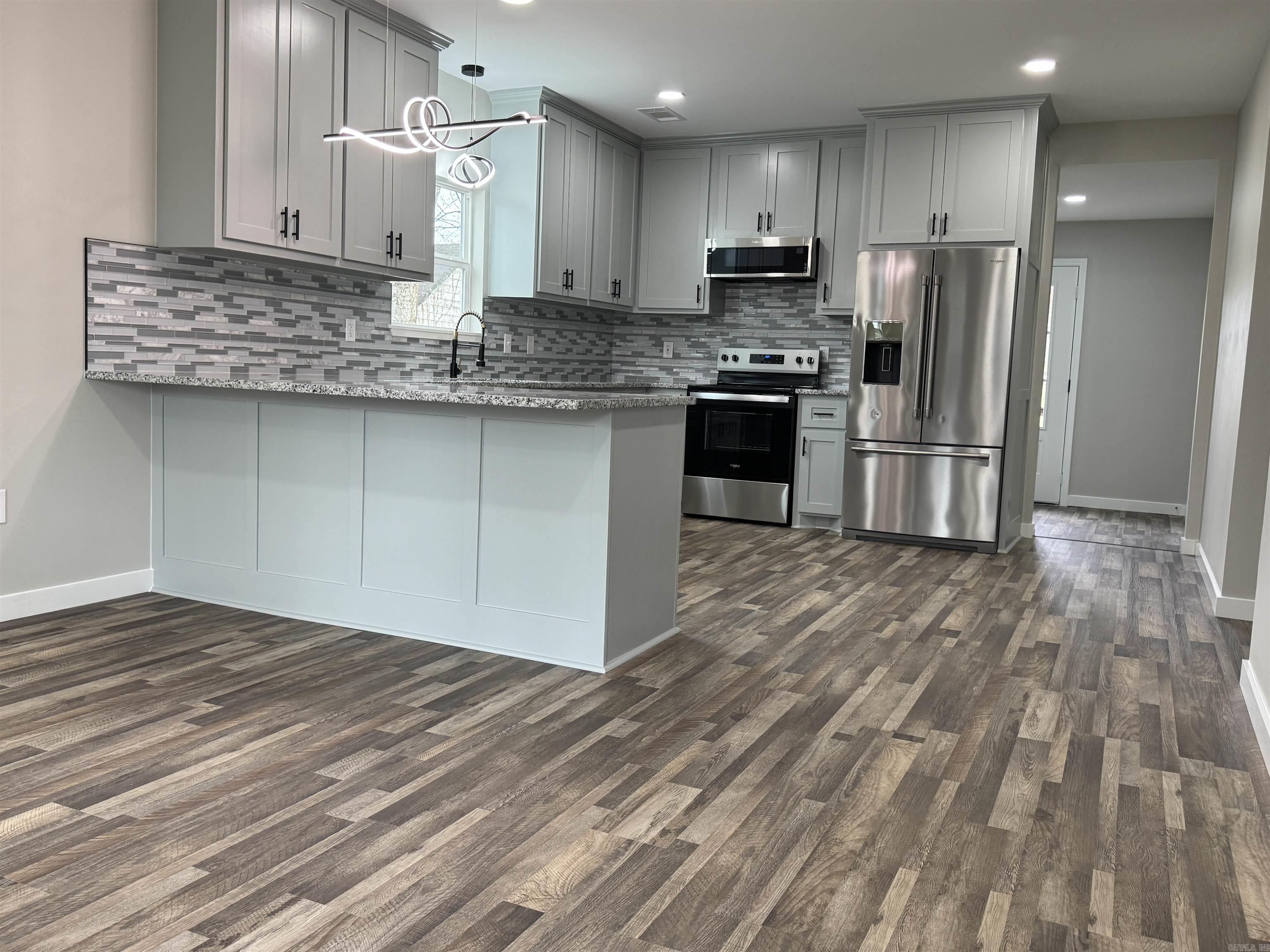 302 W Commerce St  Morrilton, AR