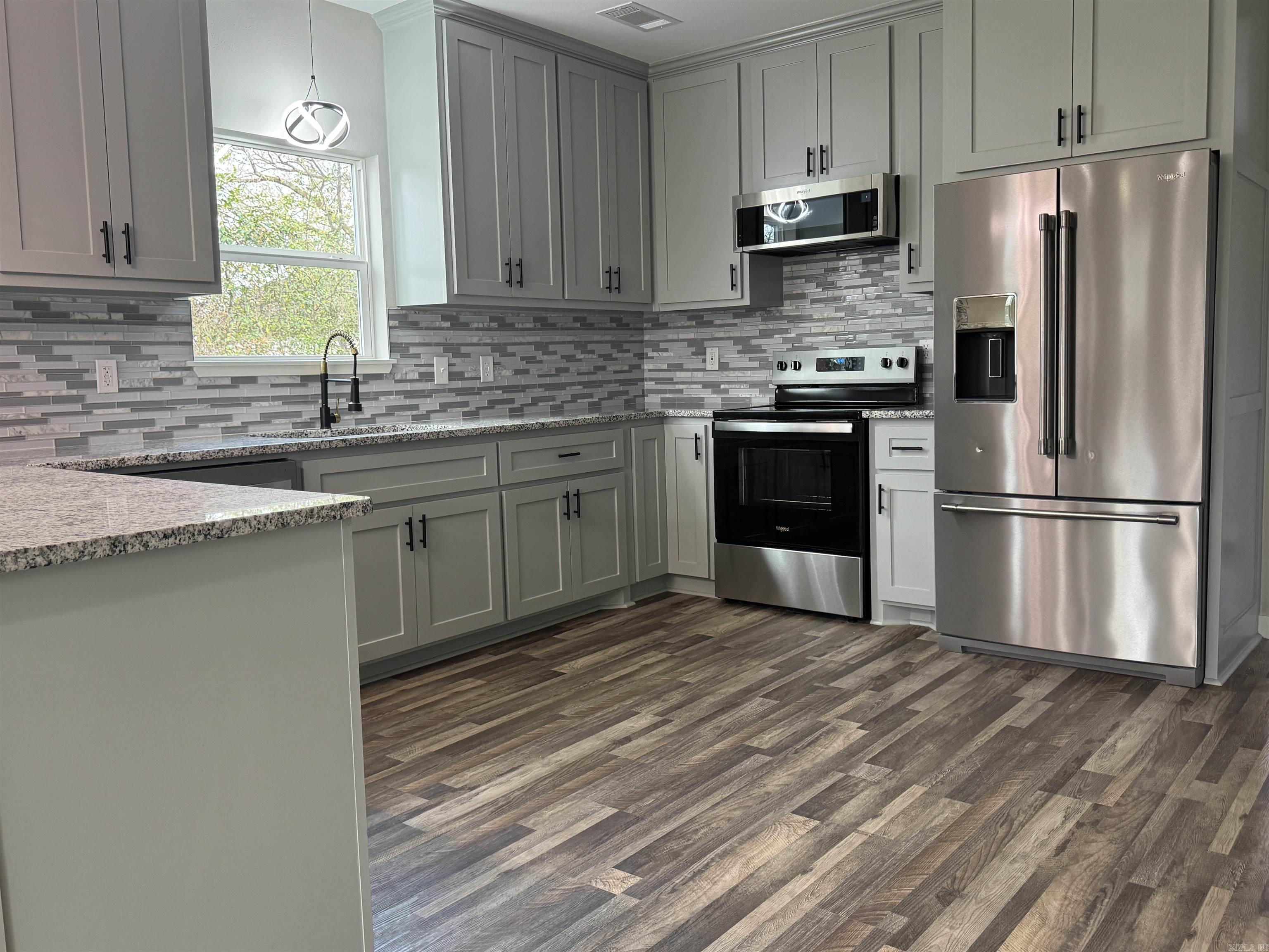 302 W Commerce St  Morrilton, AR