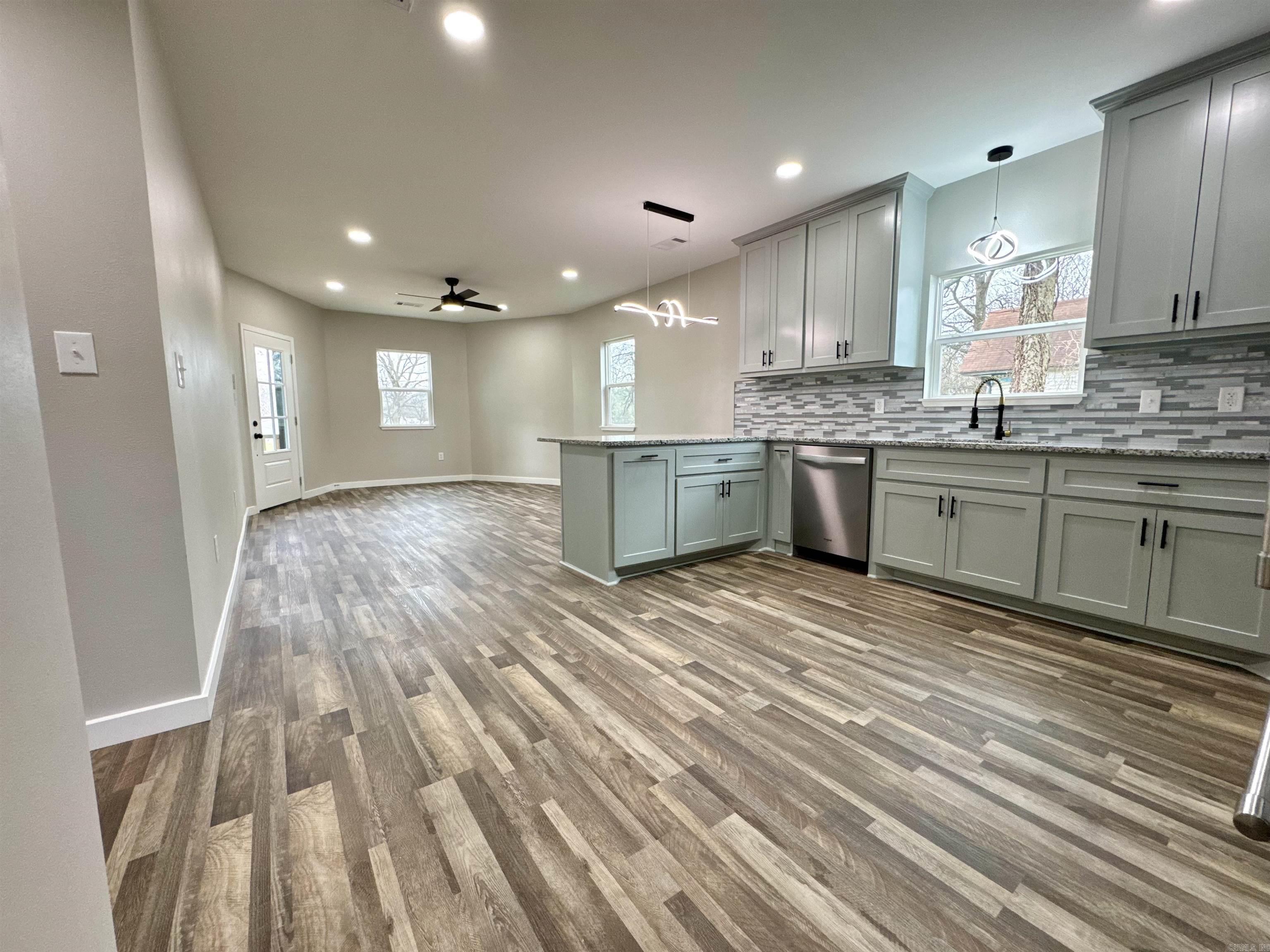 302 W Commerce St Morrilton, AR 72110