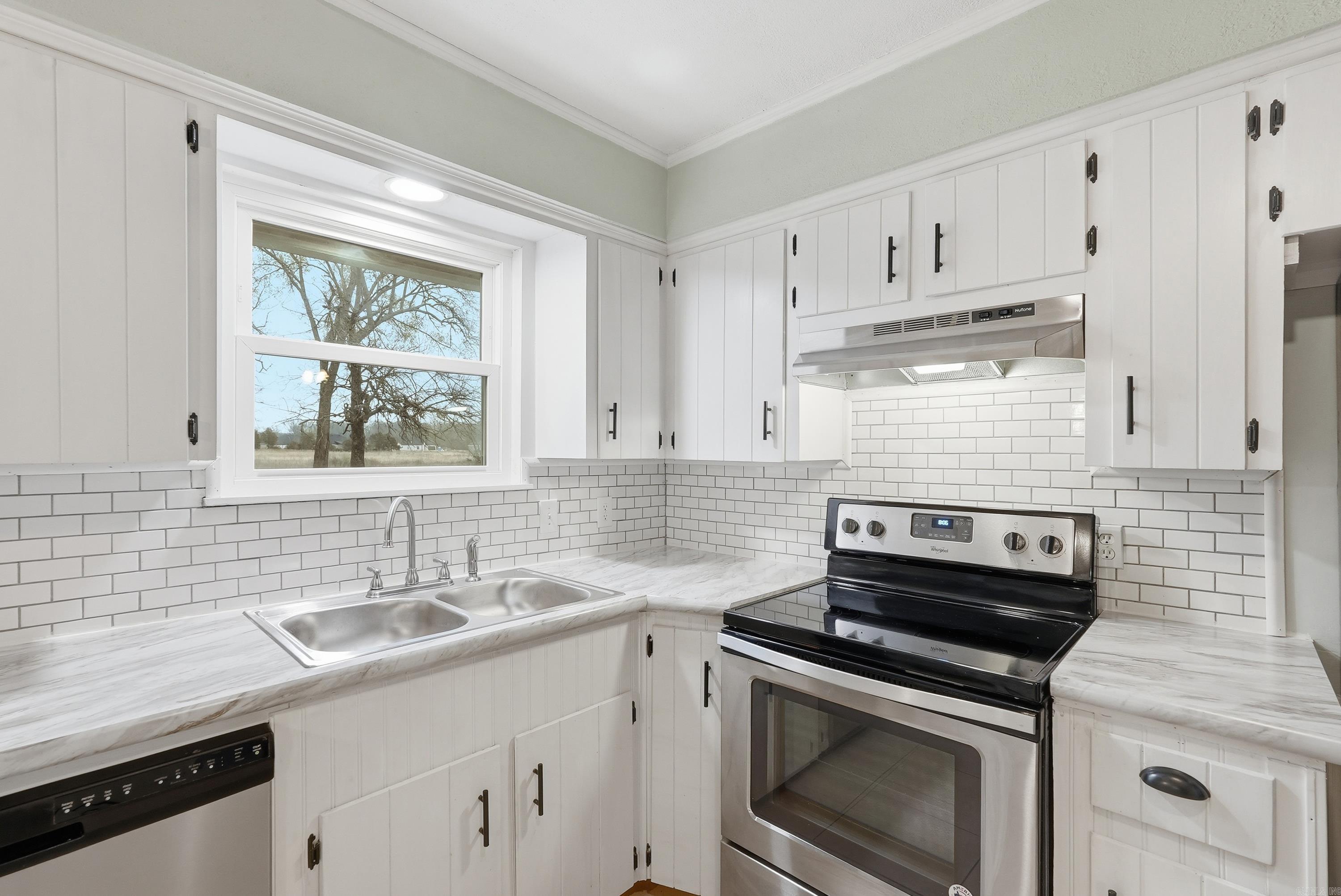 74 E Main  Greenbrier, AR