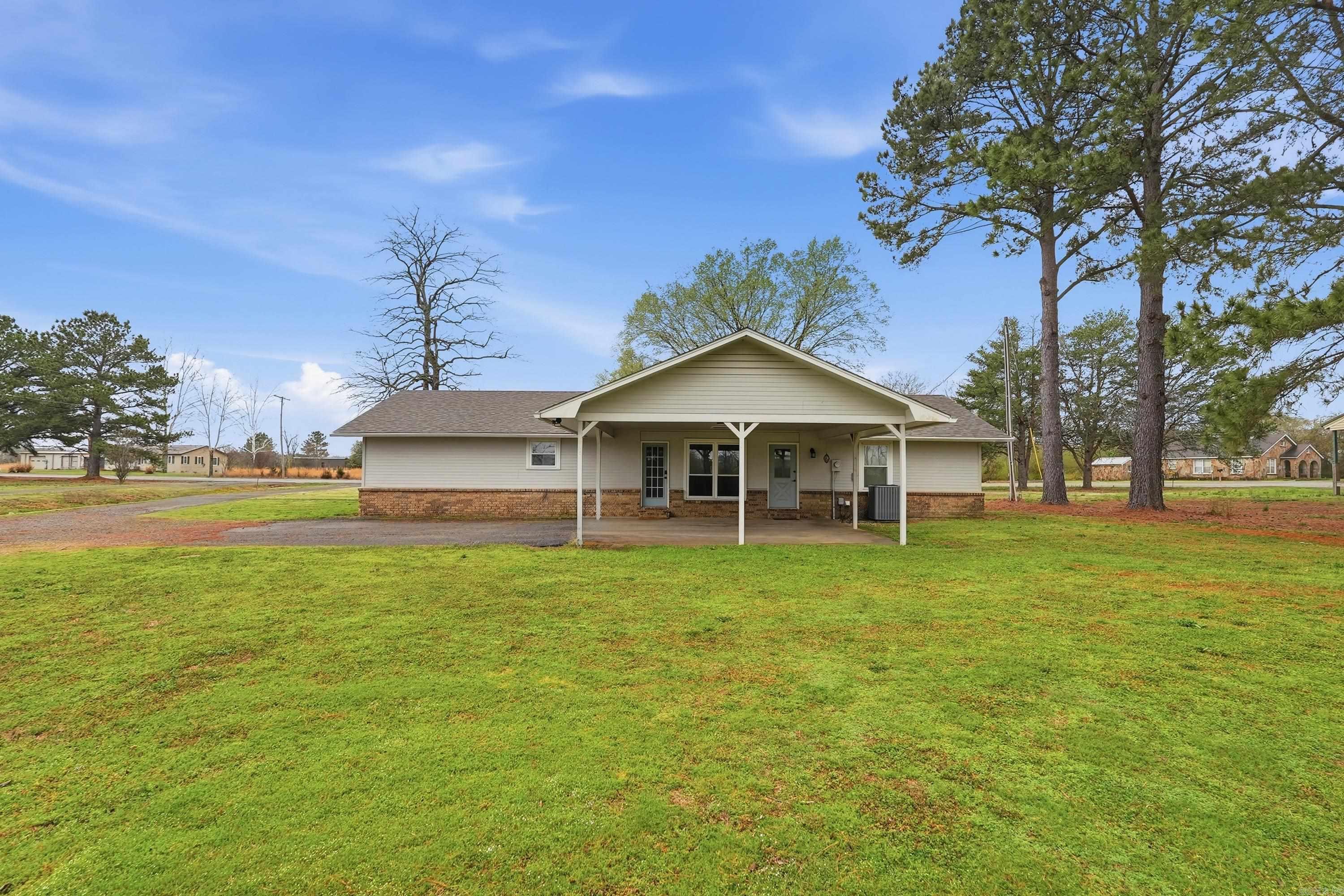 74 E Main  Greenbrier, AR