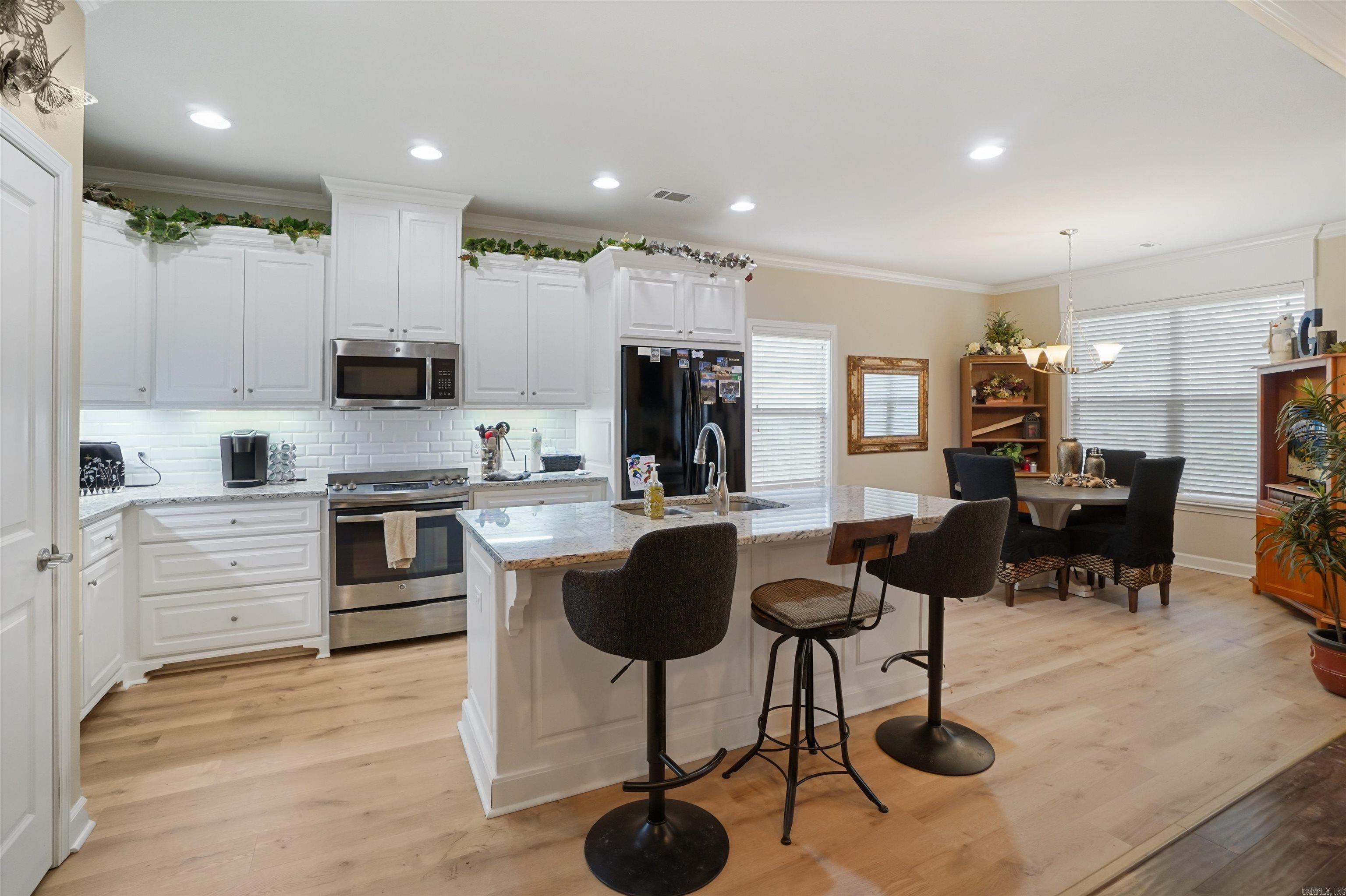 123 Nantucket  Maumelle, AR