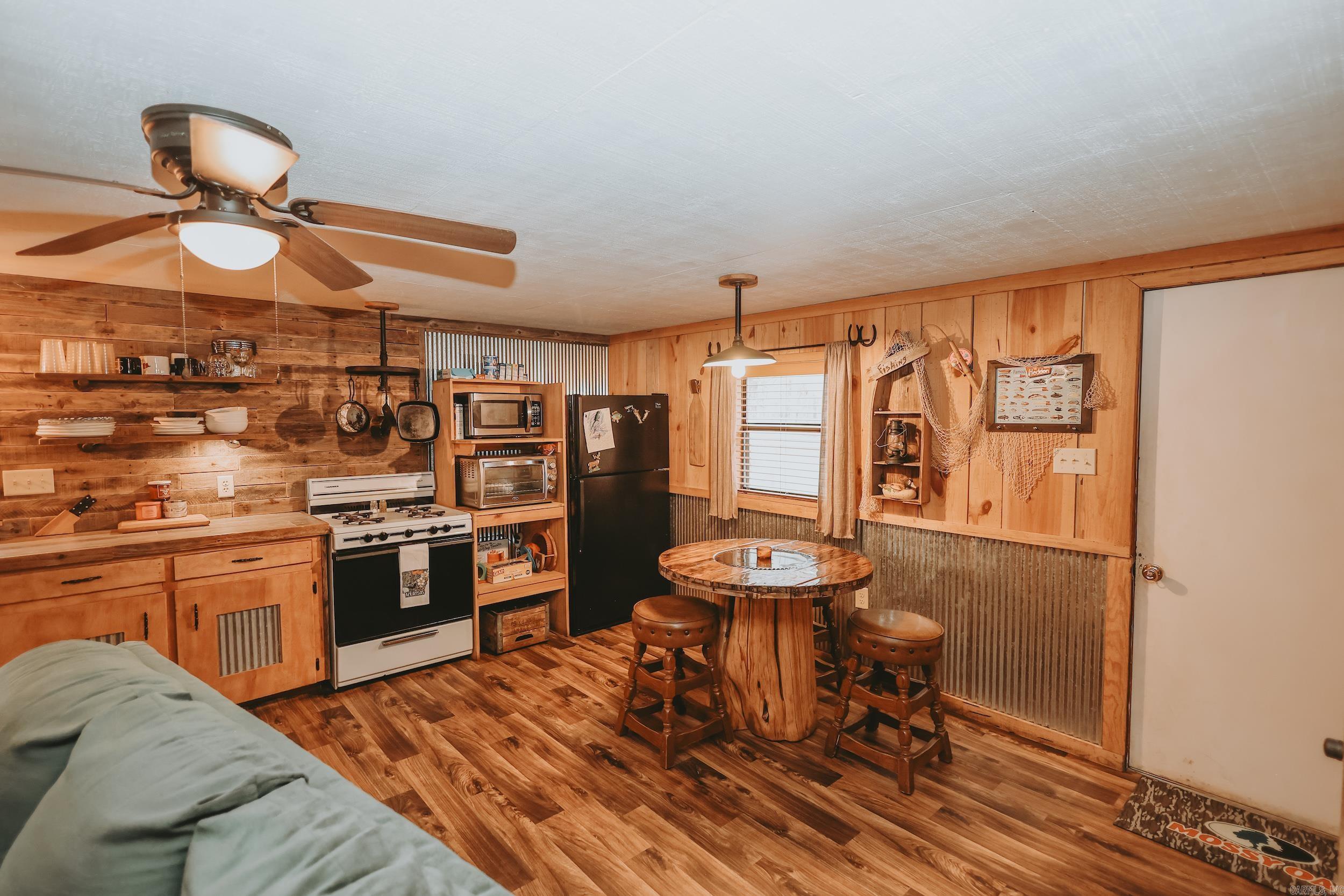 59 Easy  Mount Ida, AR