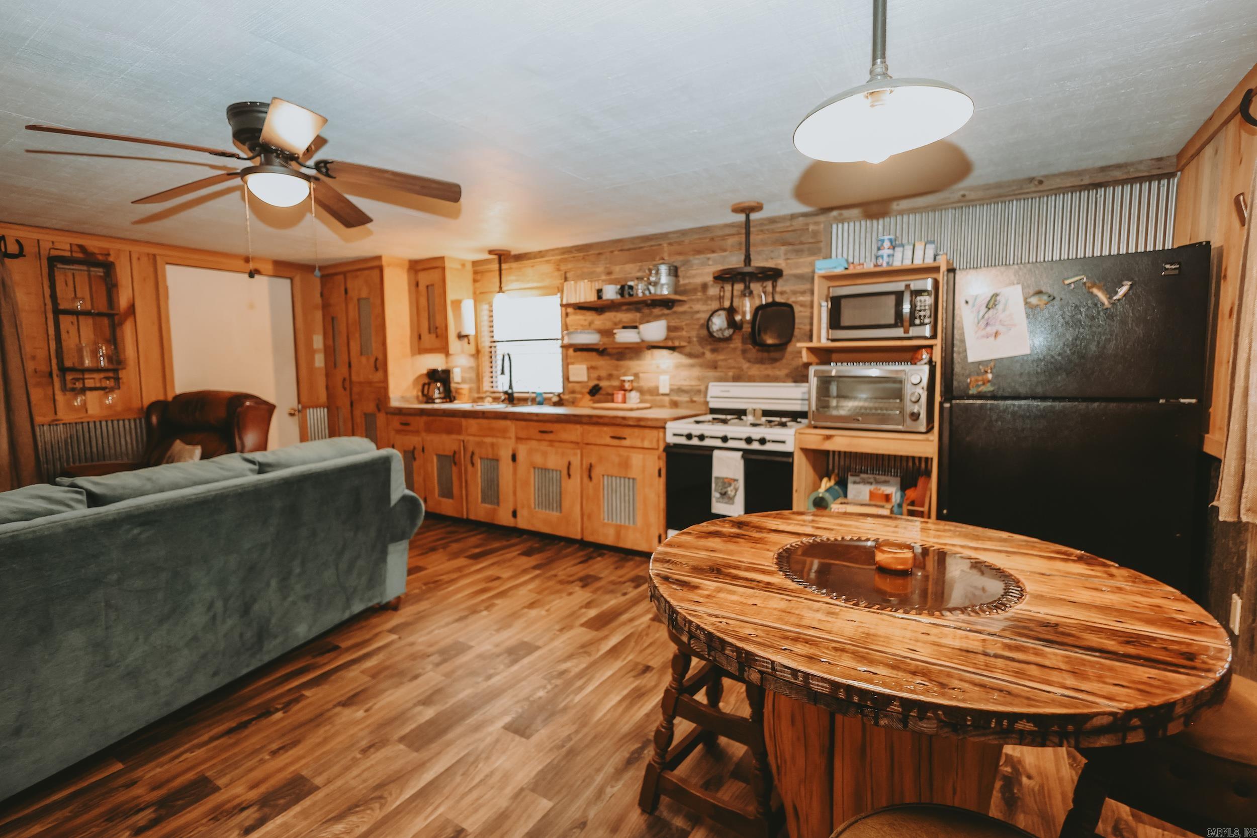 59 Easy  Mount Ida, AR