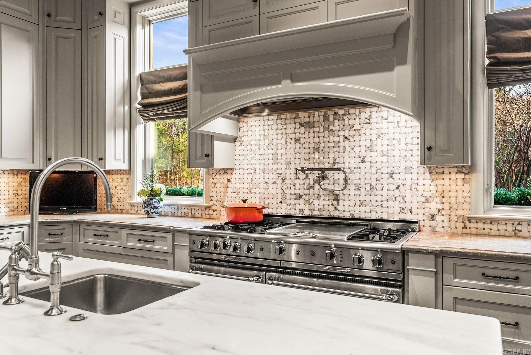 19 Spring Valley Ln  Little Rock, AR