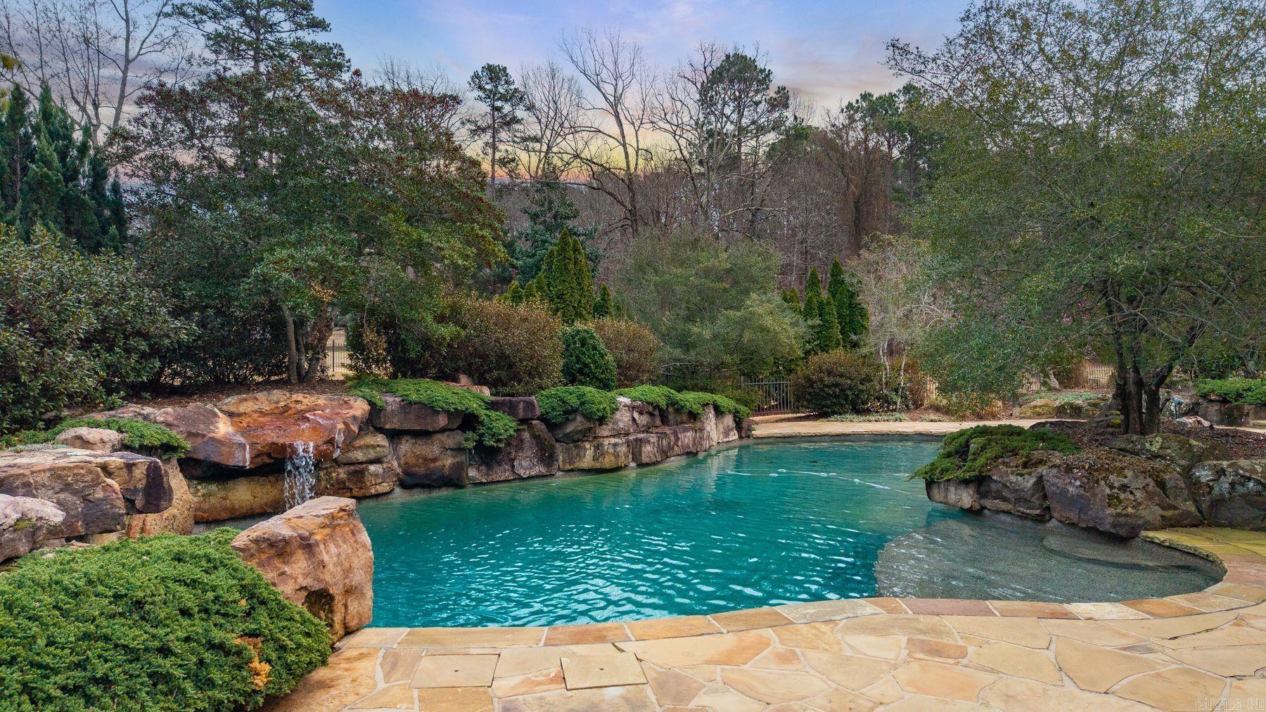 19 Spring Valley Ln  Little Rock, AR