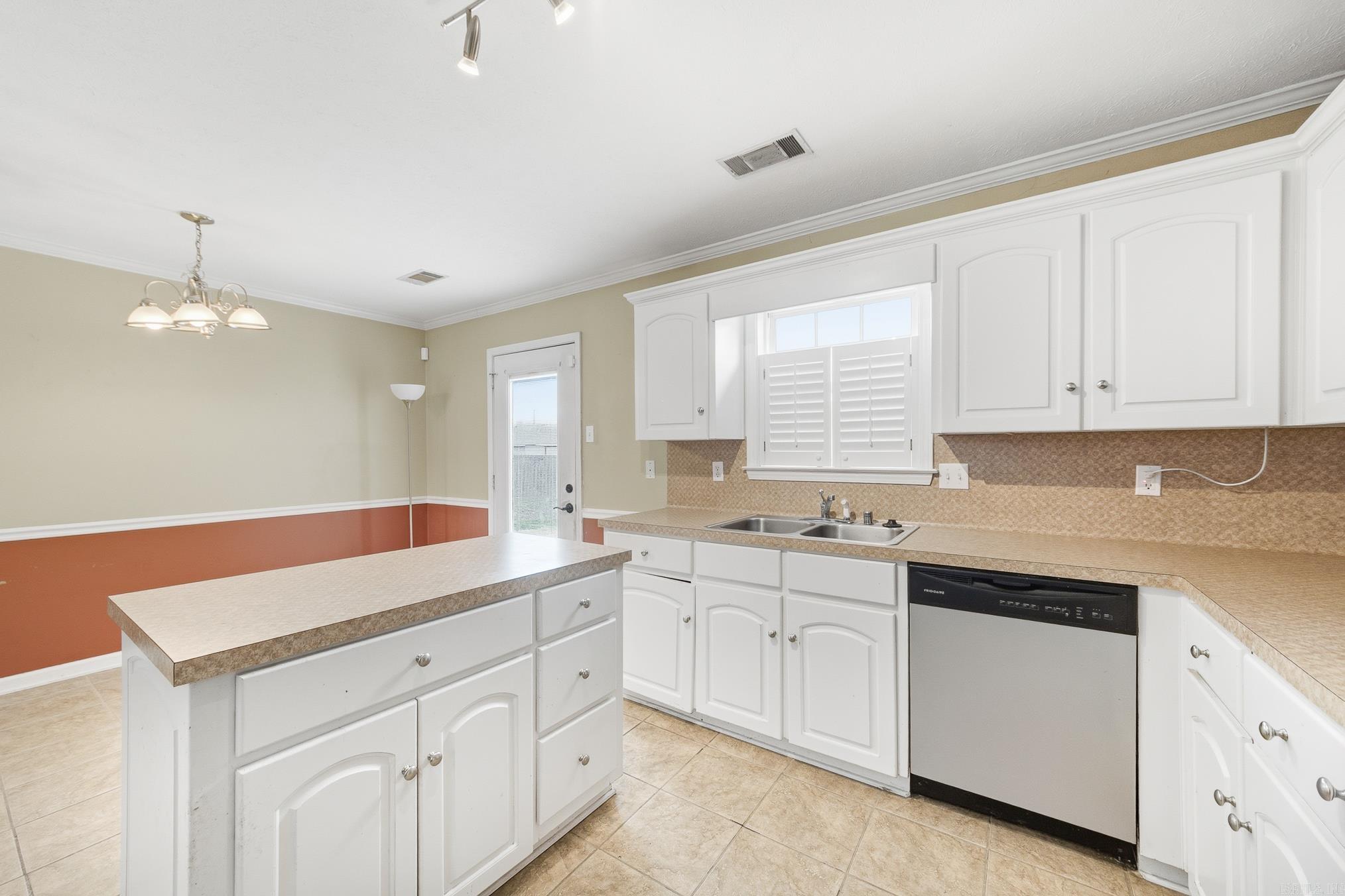 7 Moonlight  Ward, AR