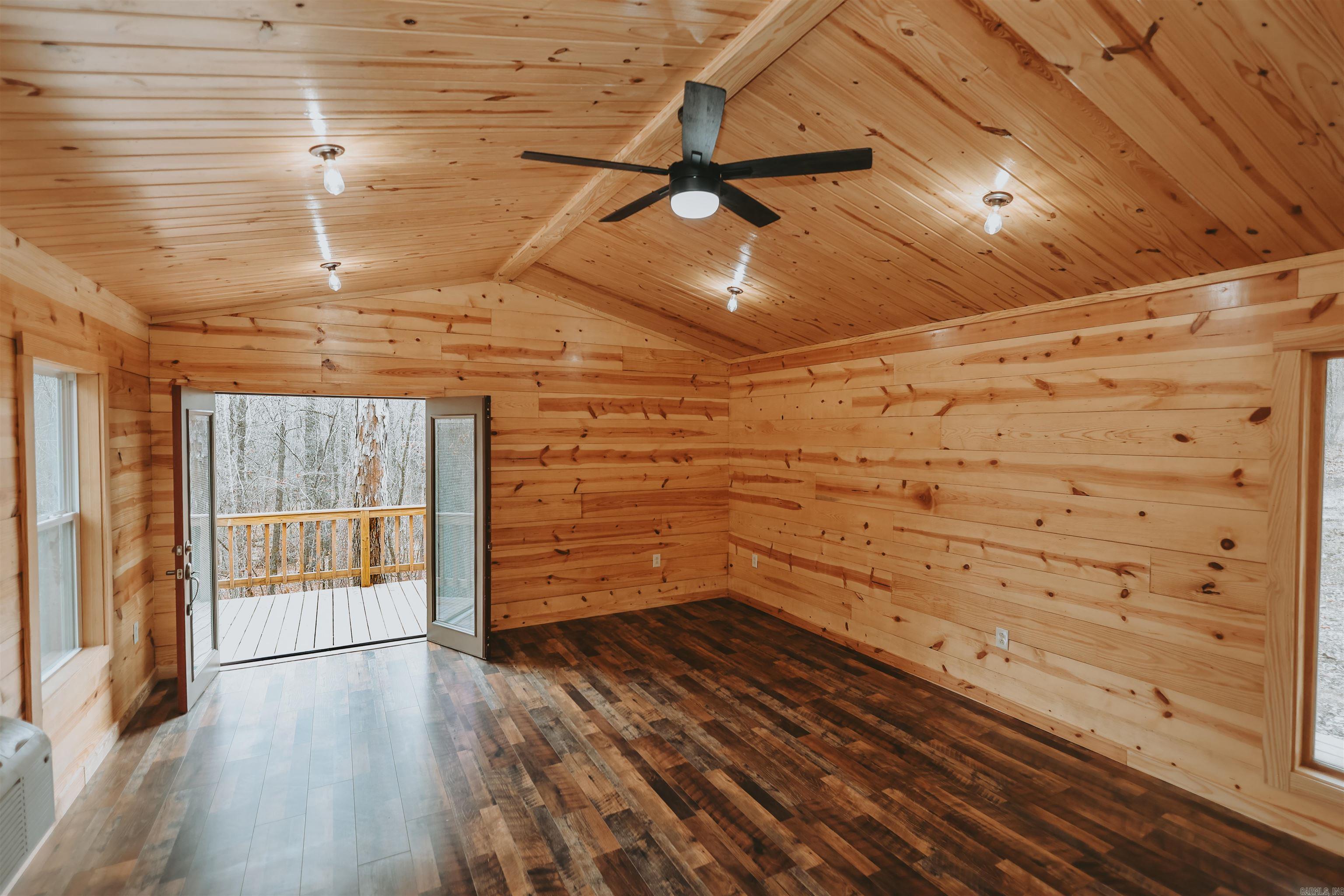 195 Bearce  Mount Ida, AR