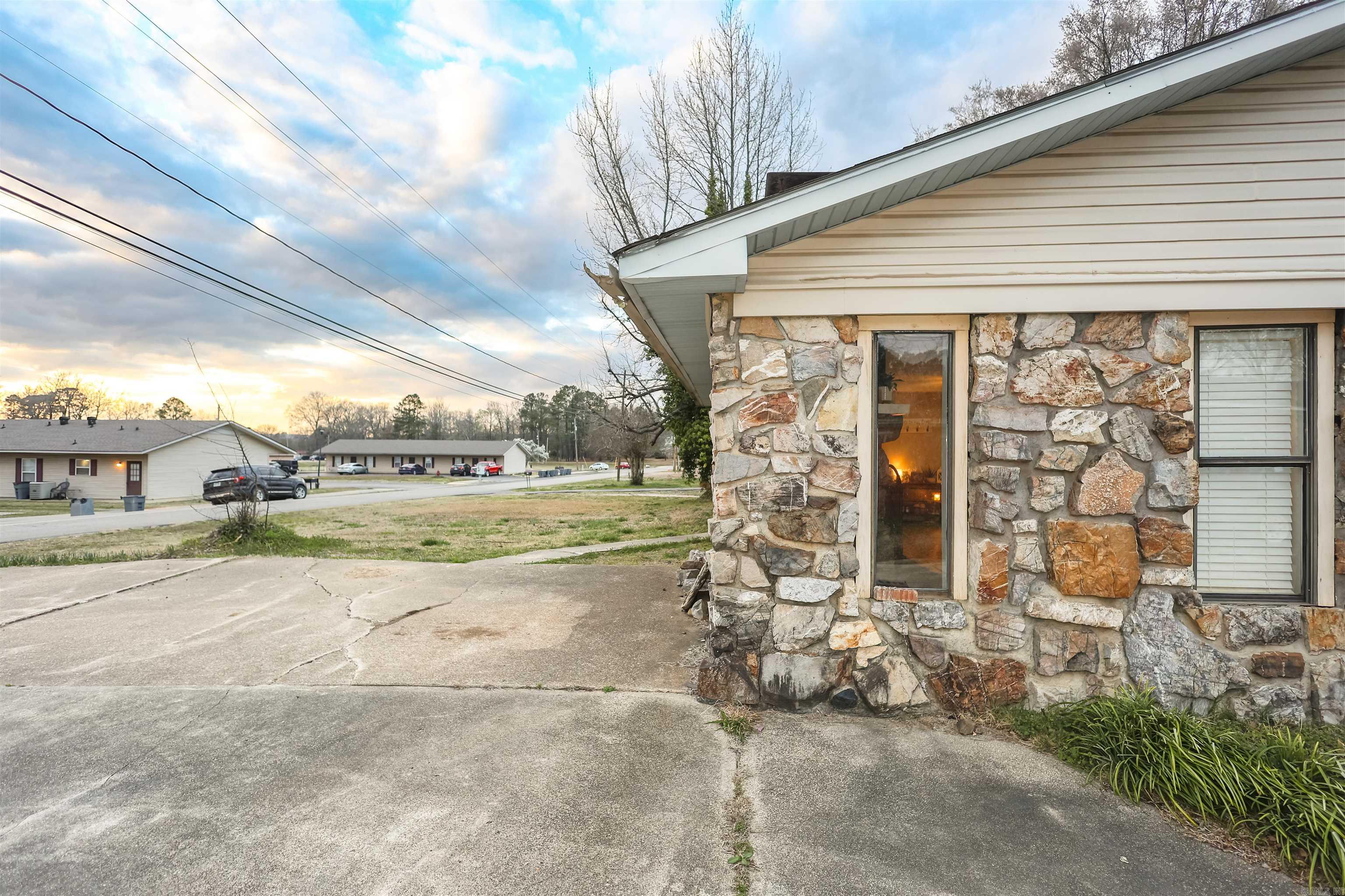 714 Lakeshore  Glenwood, AR