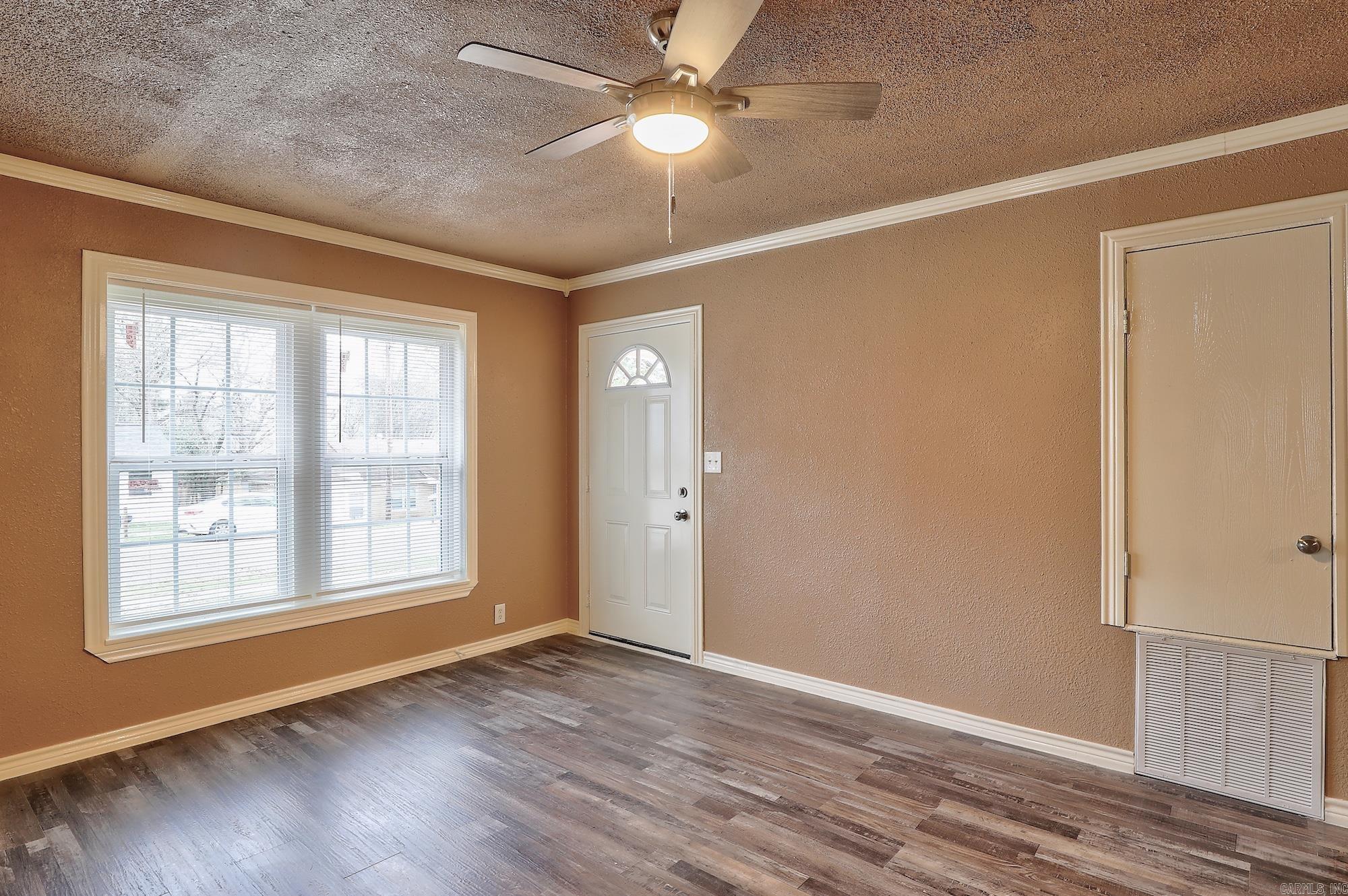 2321 N Akin  Texarkana, TX