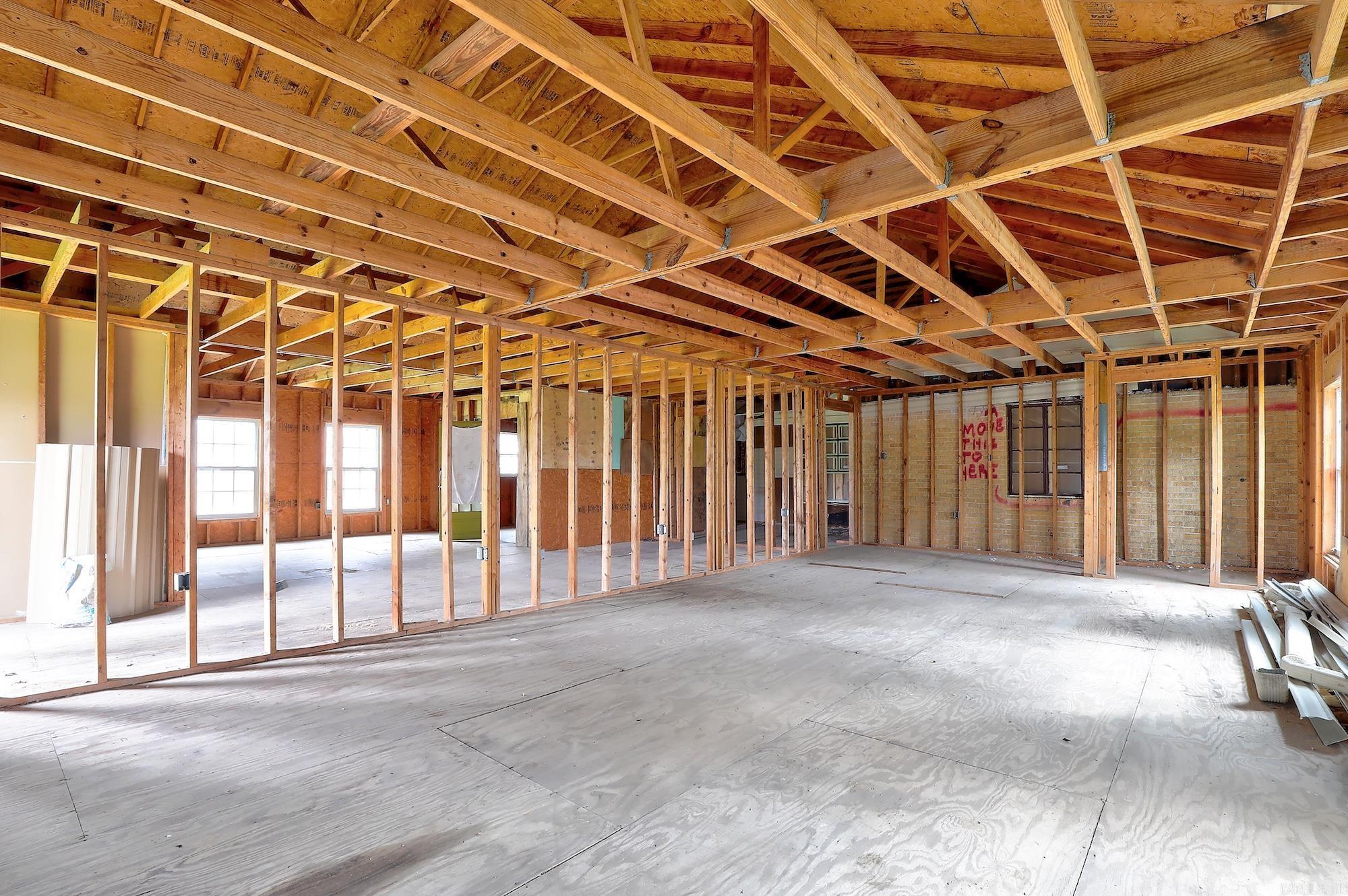 2321 N Akin  Texarkana, TX