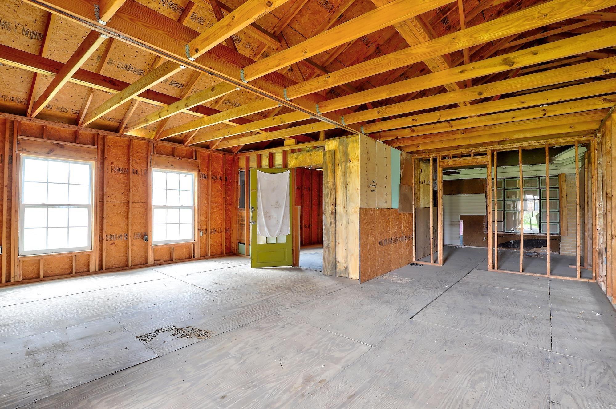 2321 N Akin  Texarkana, TX