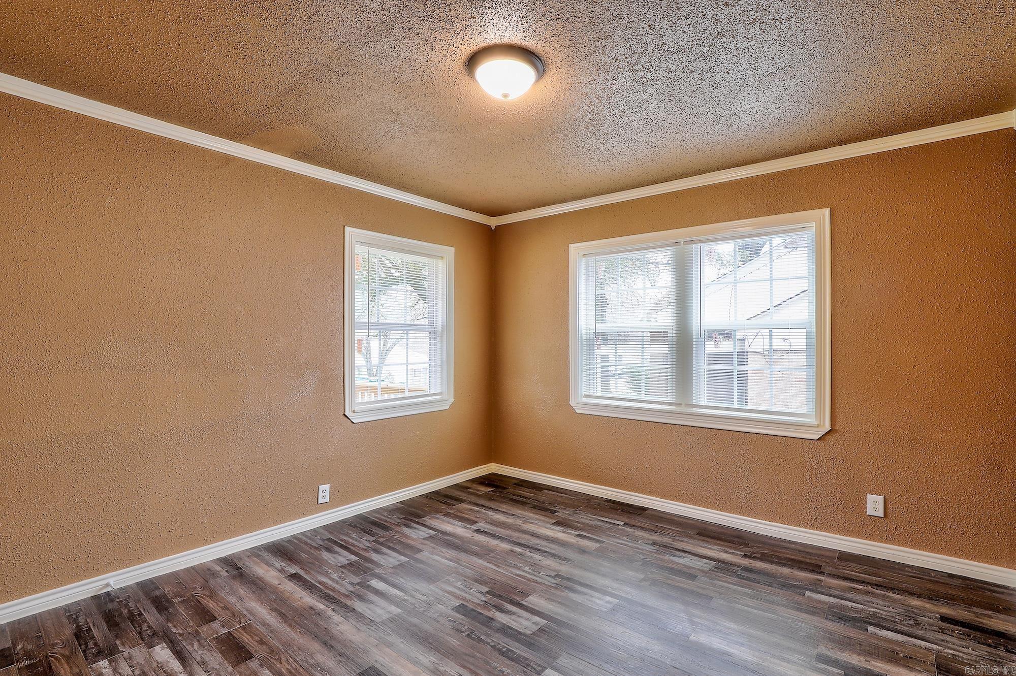 2321 N Akin  Texarkana, TX