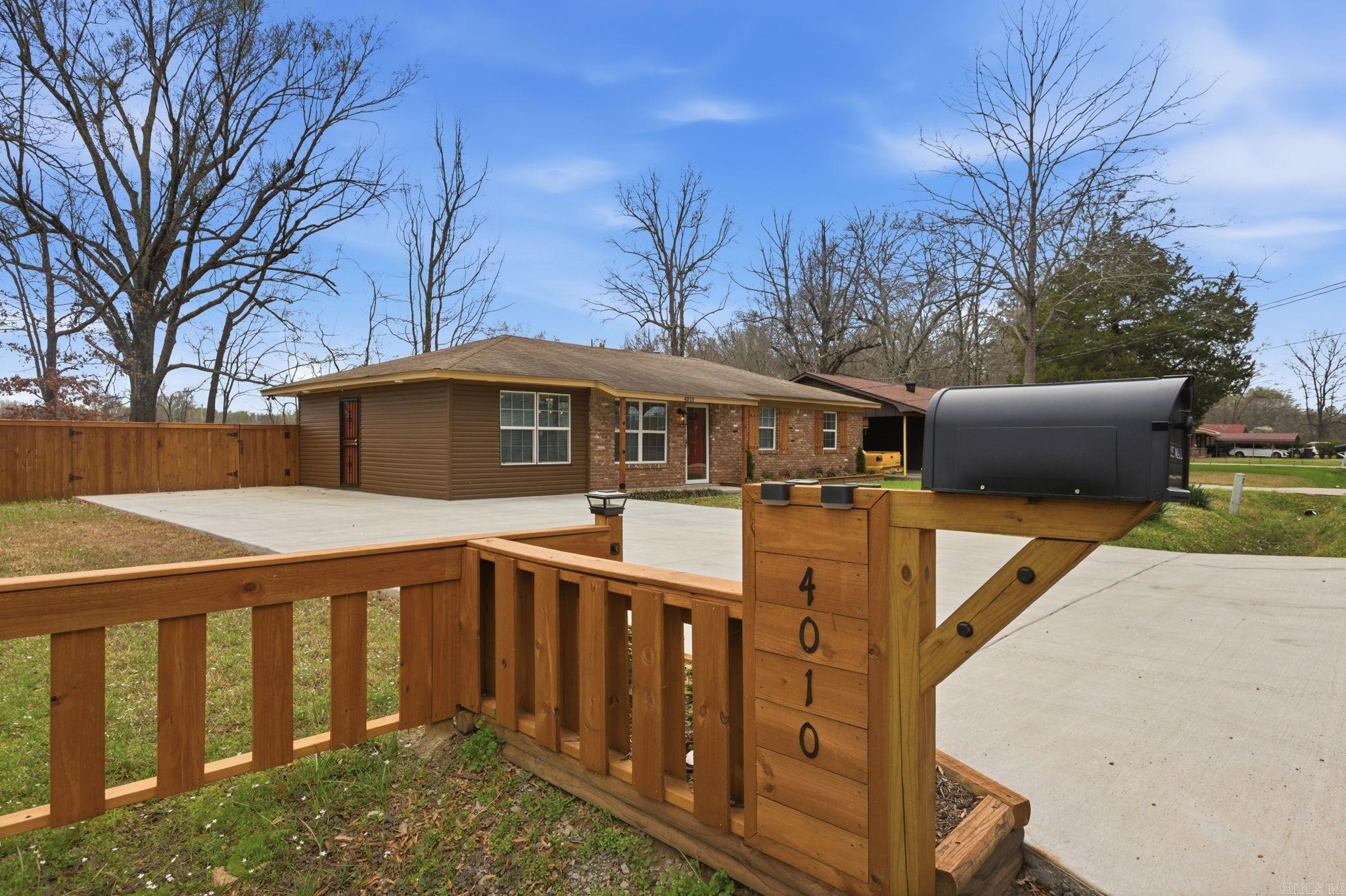 4010 W 17th Avenue  Pine Bluff, AR