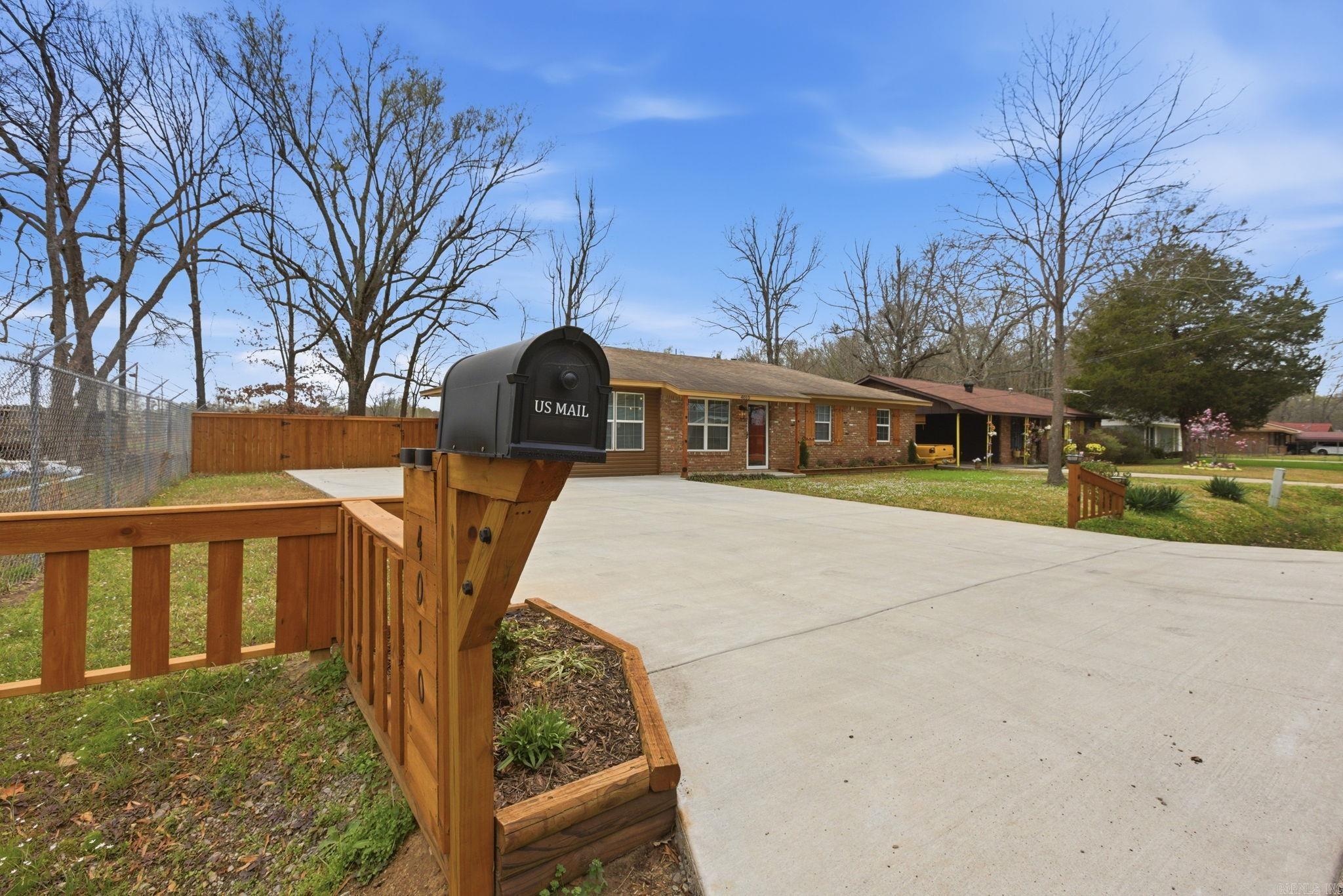 4010 W 17th Avenue  Pine Bluff, AR