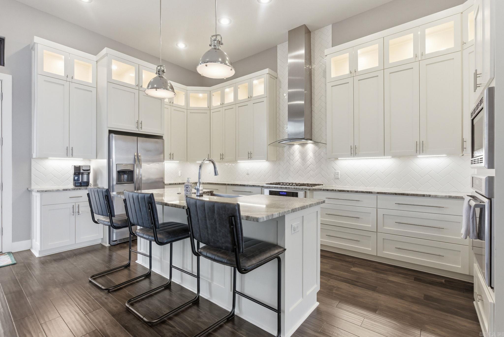 6736 HILO  Benton, AR