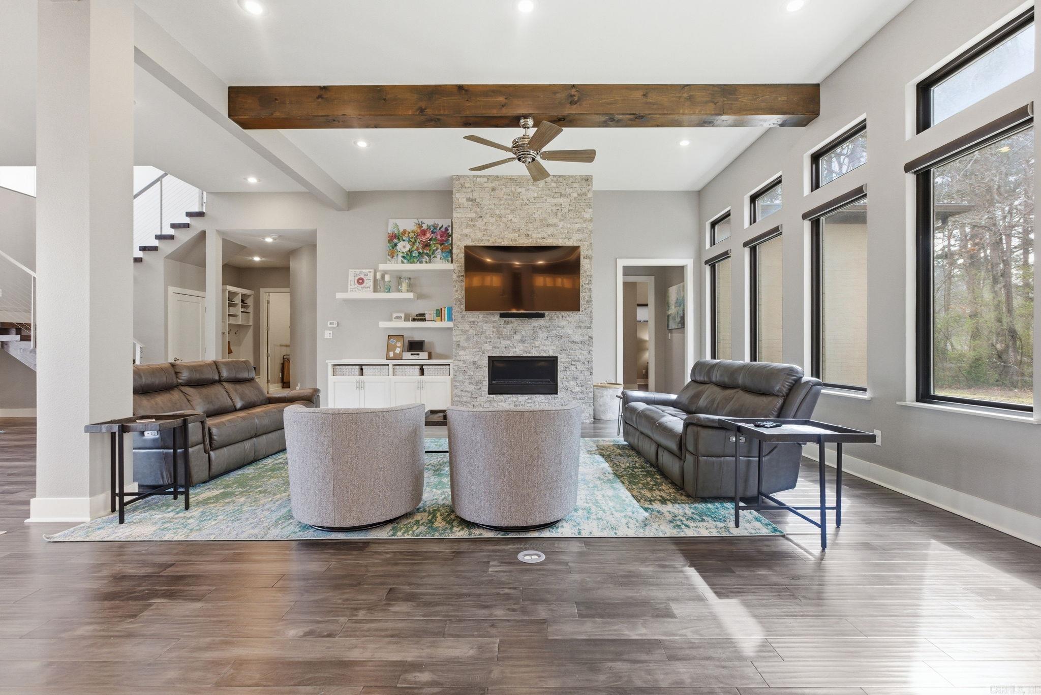 6736 HILO  Benton, AR