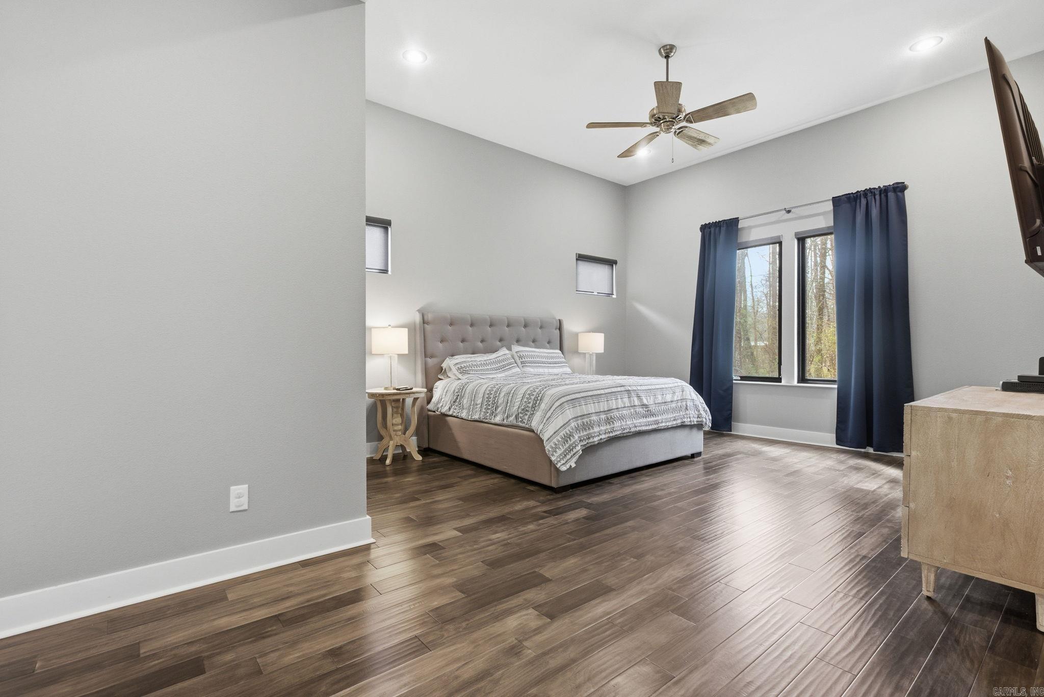 6736 HILO  Benton, AR