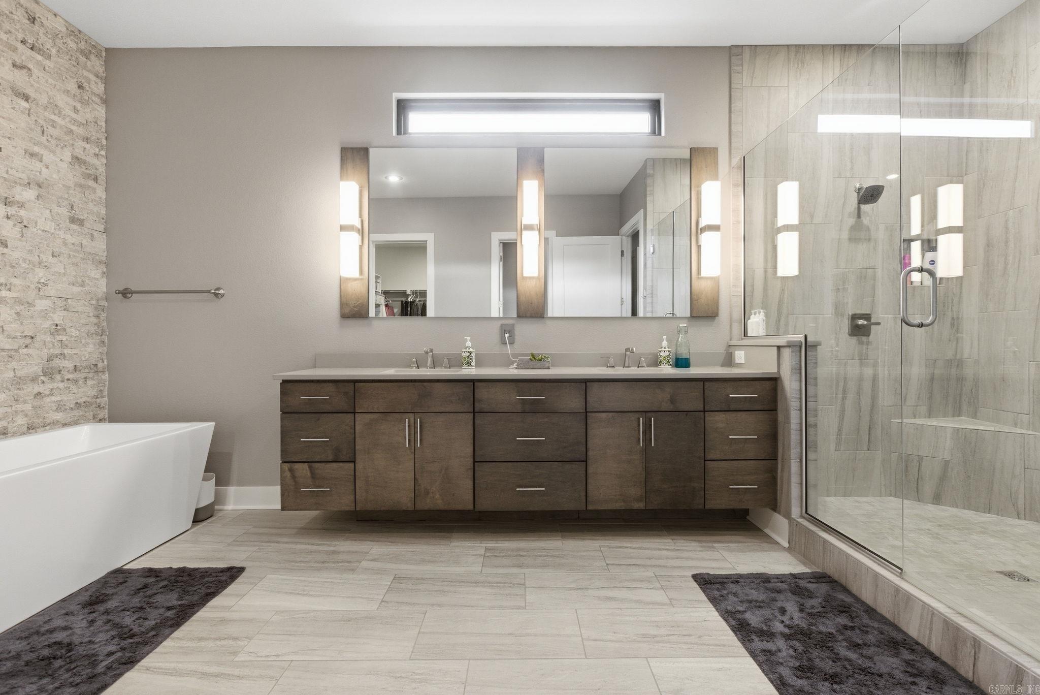 6736 HILO  Benton, AR