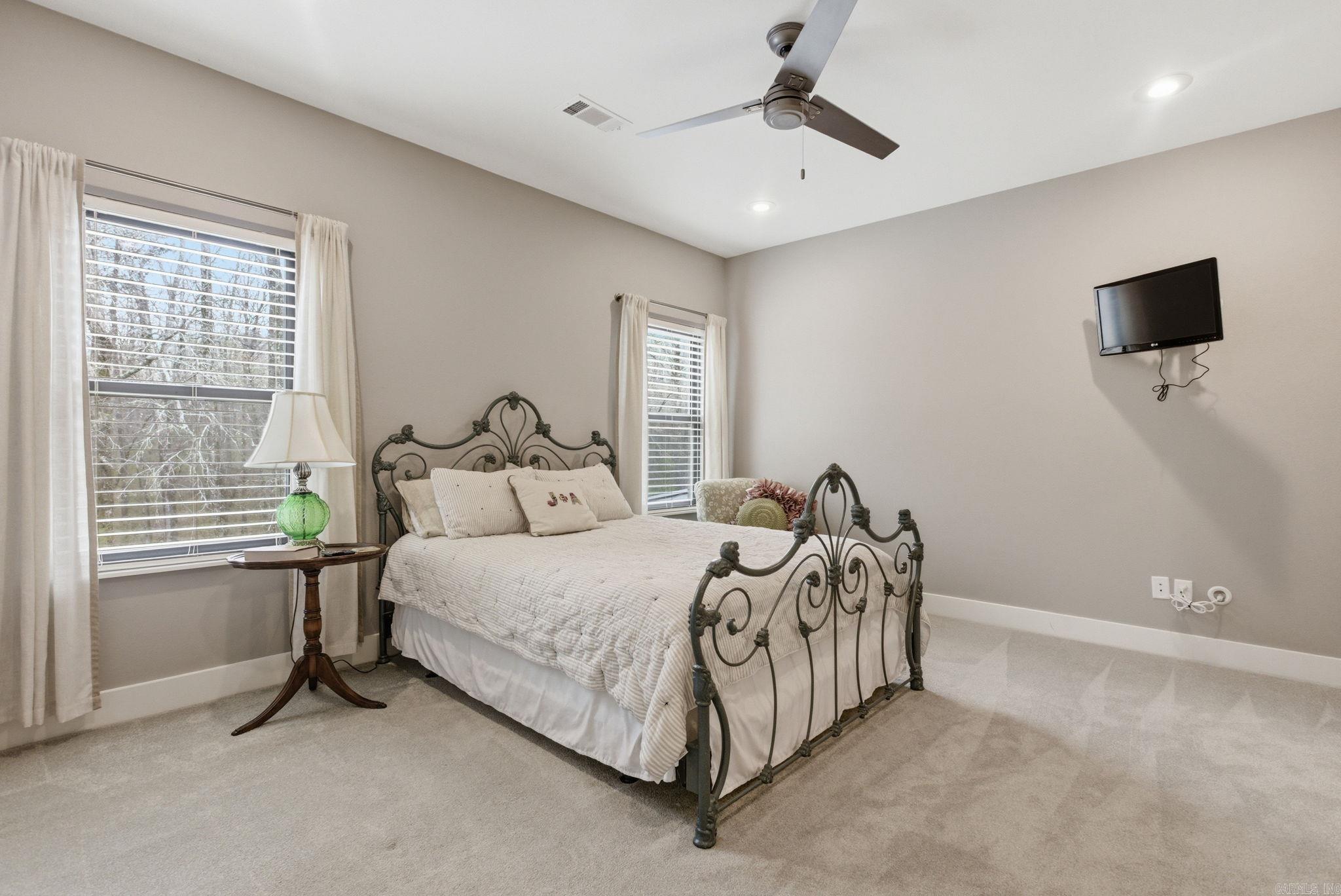 6736 HILO  Benton, AR