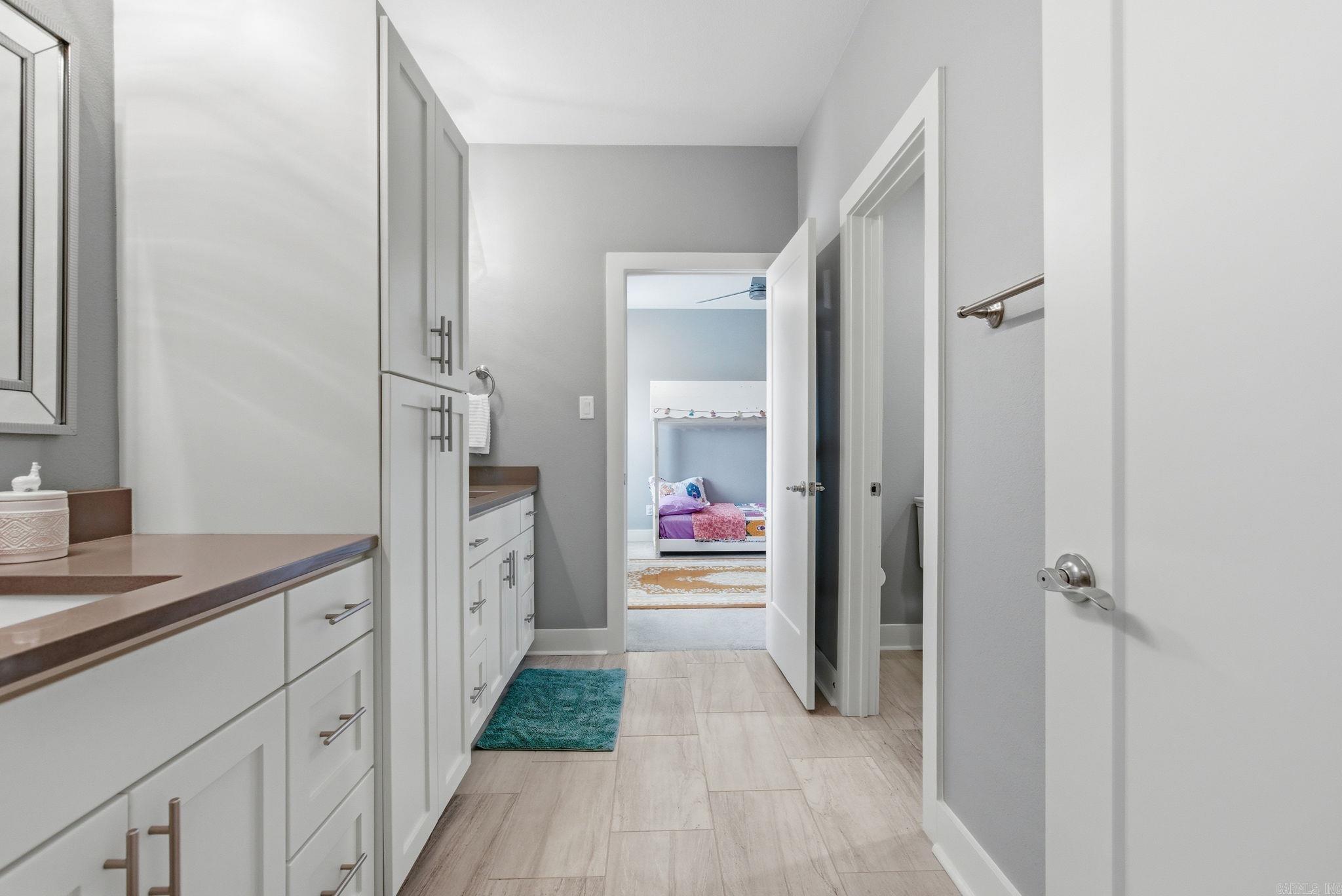 6736 HILO  Benton, AR