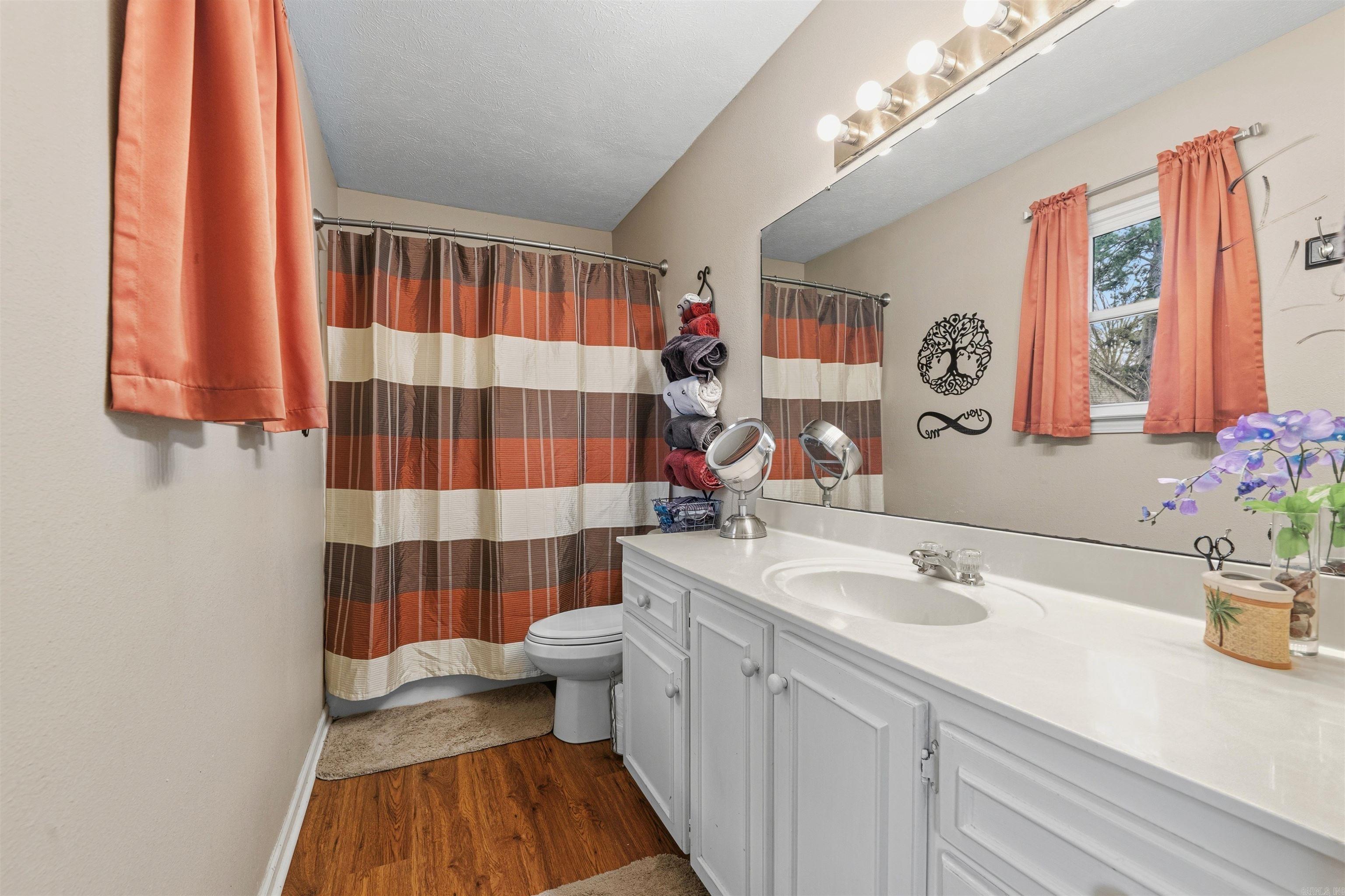 78 Rolling Oaks  Maumelle, AR