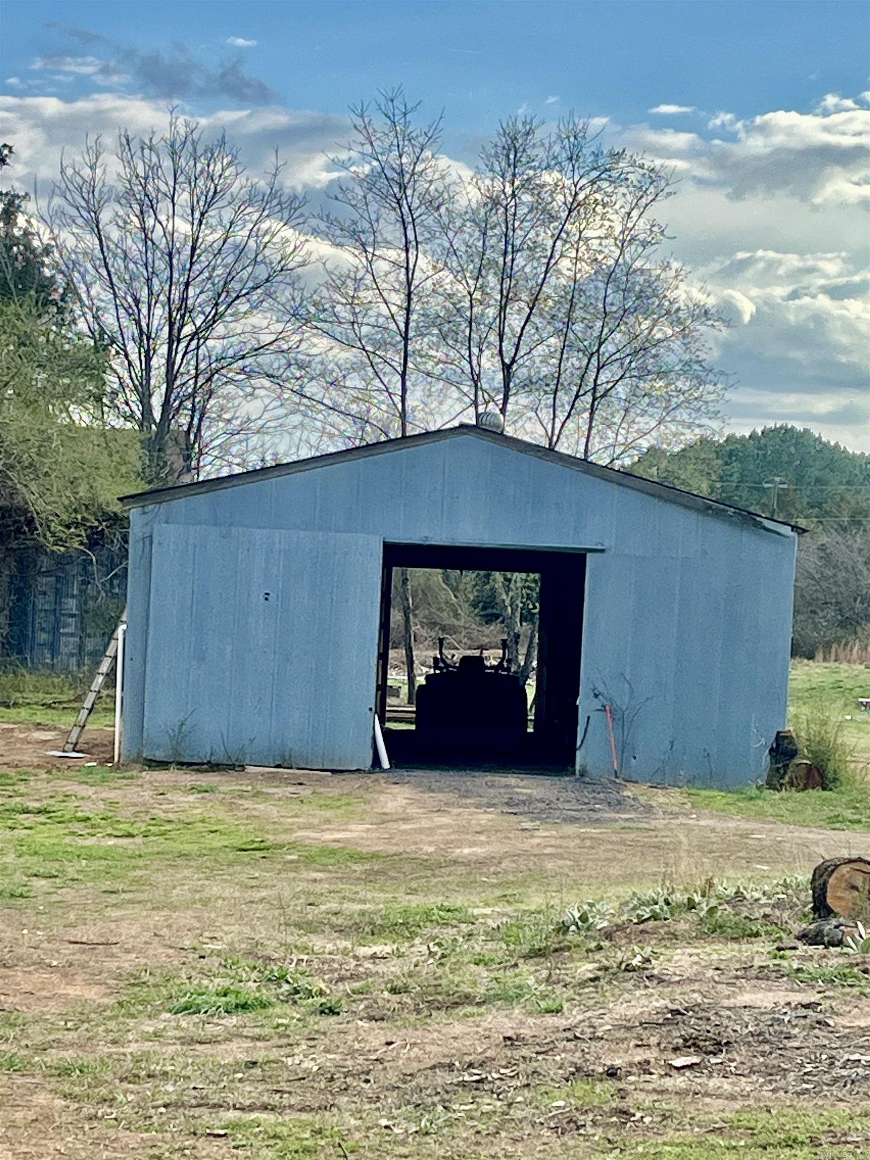 Bee Branch Ranch Road  Bee Branch, AR