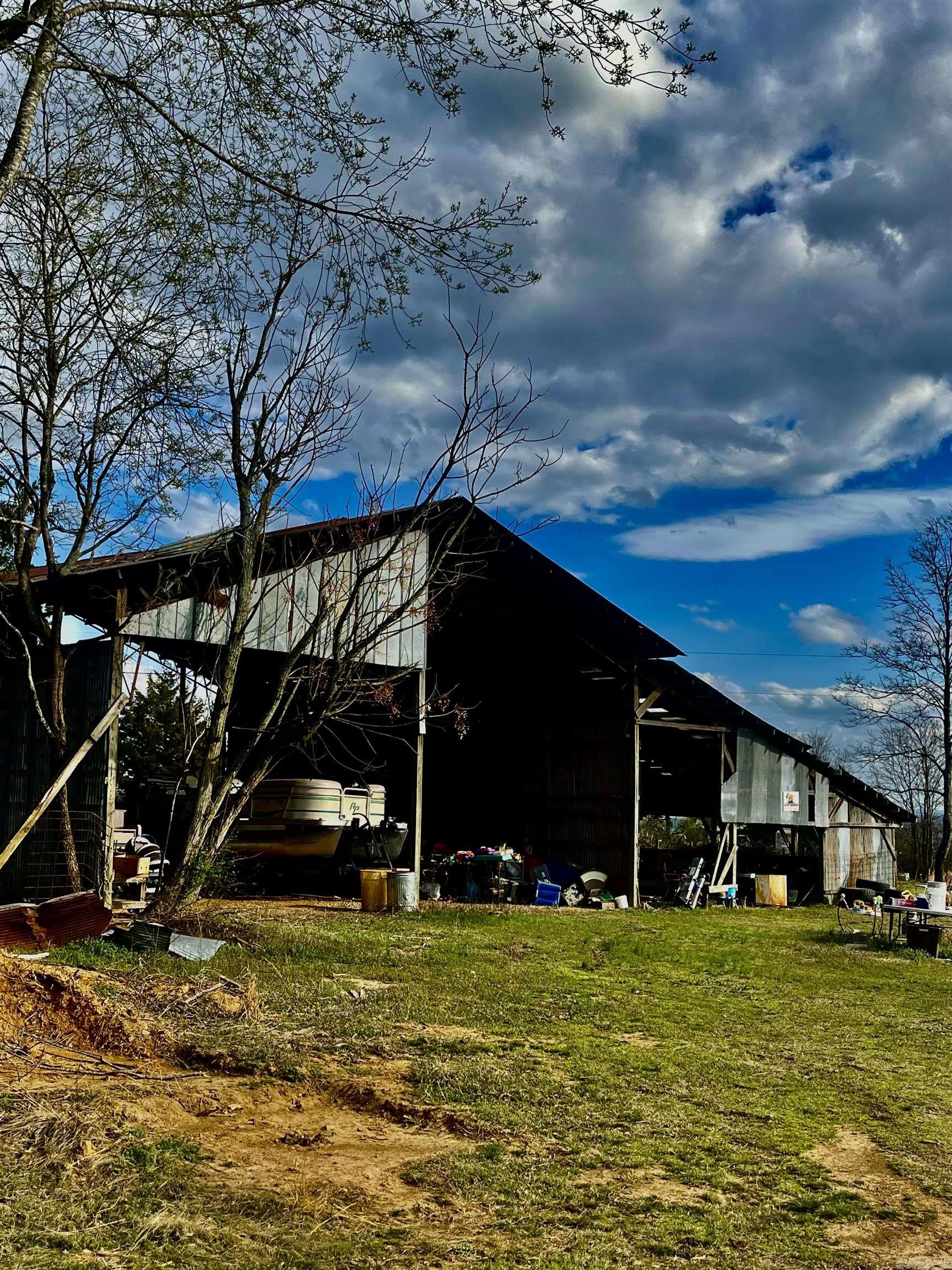 Bee Branch Ranch Road  Bee Branch, AR