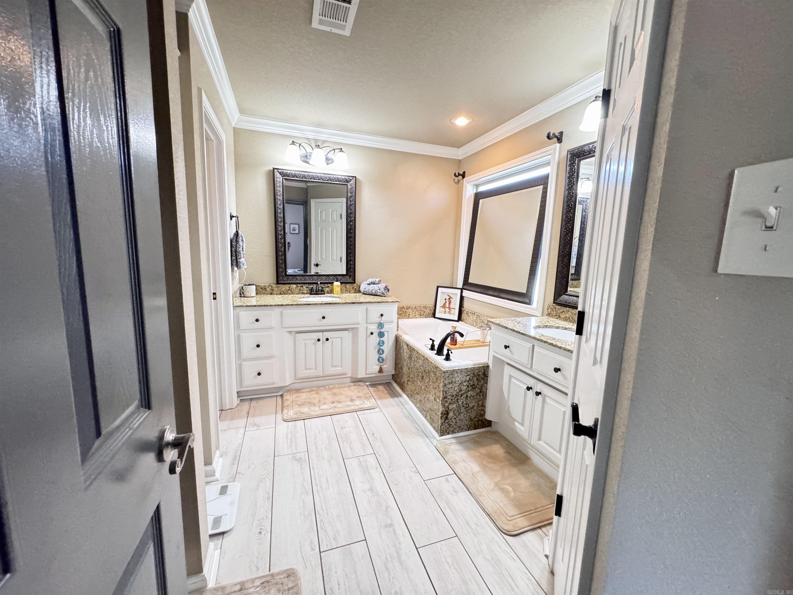 211 Creek View  Austin, AR