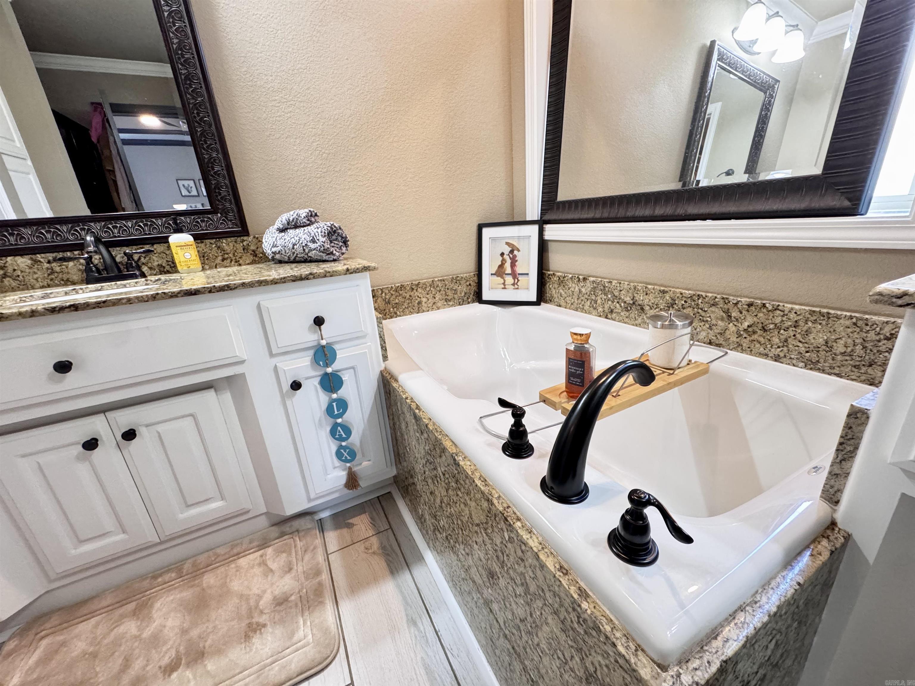 211 Creek View  Austin, AR