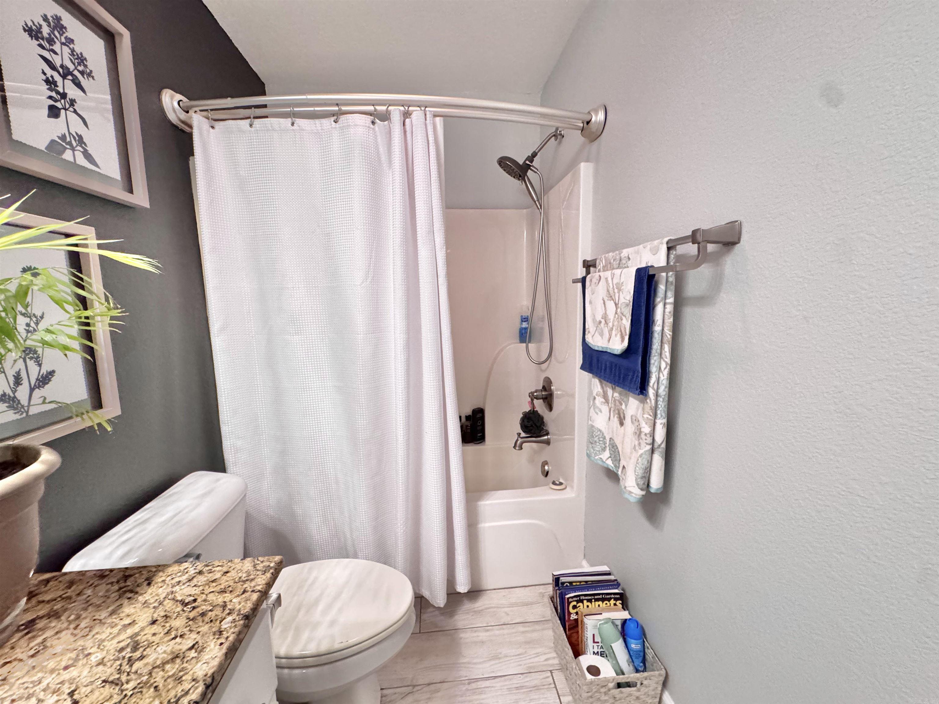 211 Creek View  Austin, AR