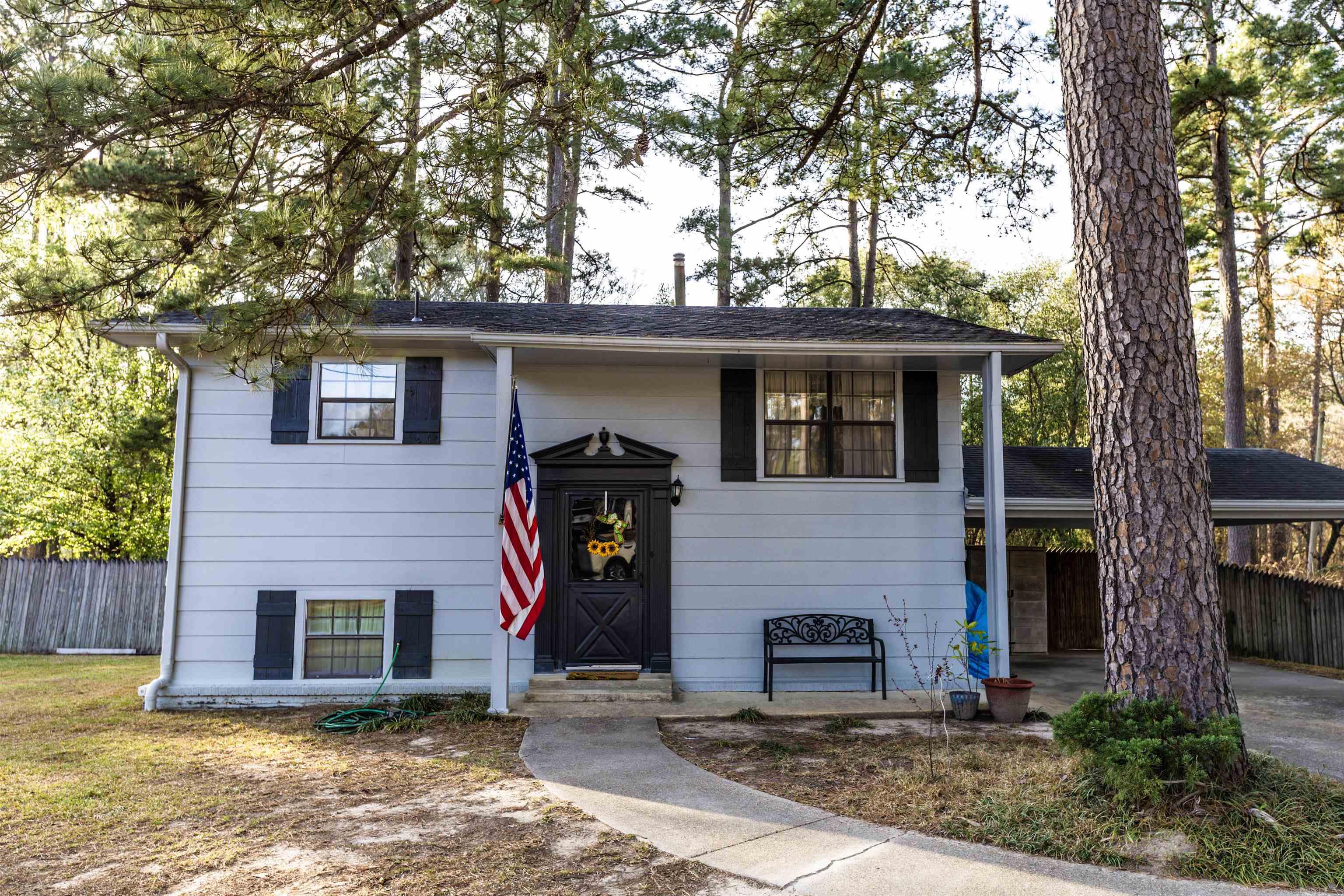 1327 Pine Cir  Smackover, AR