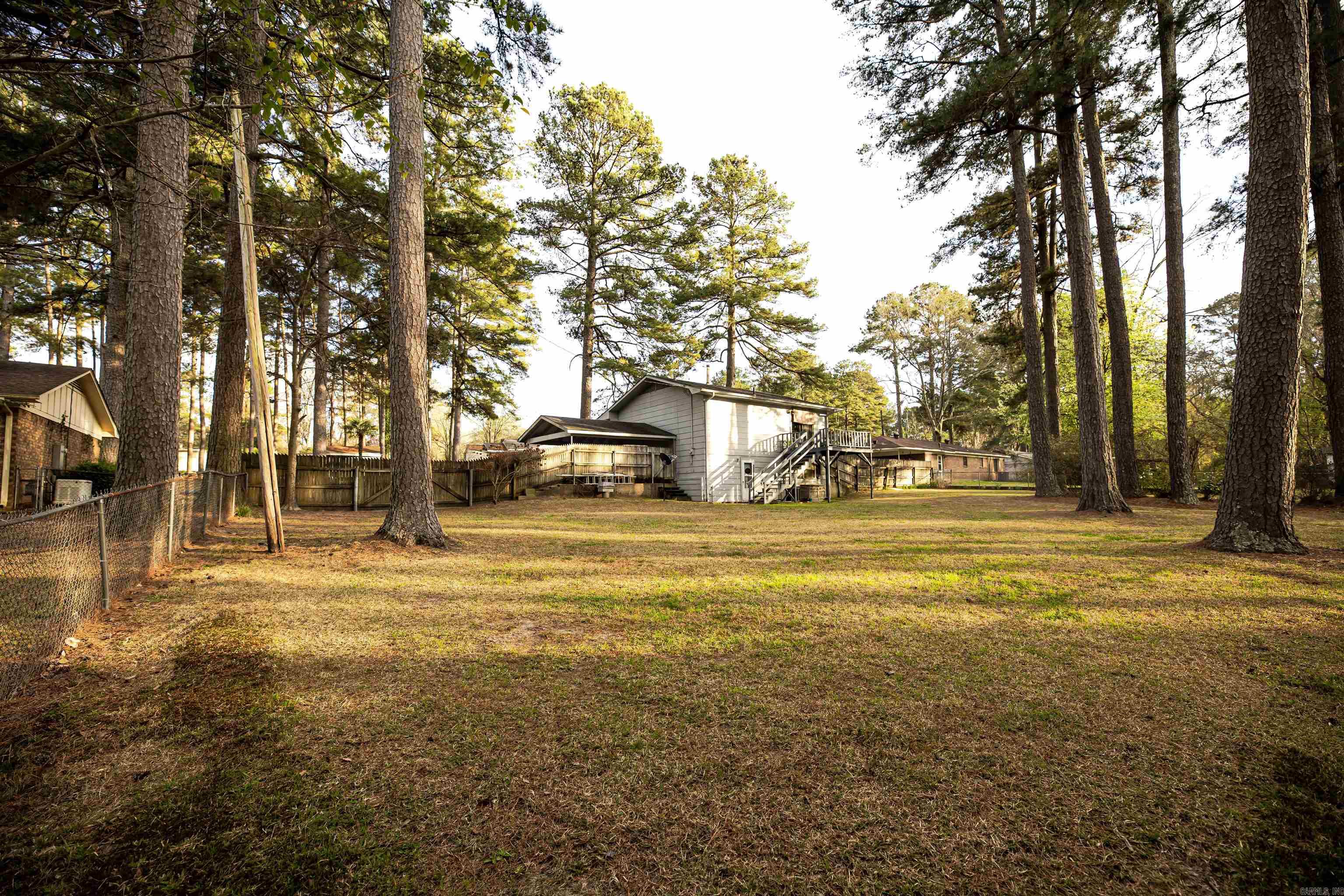 1327 Pine Cir  Smackover, AR