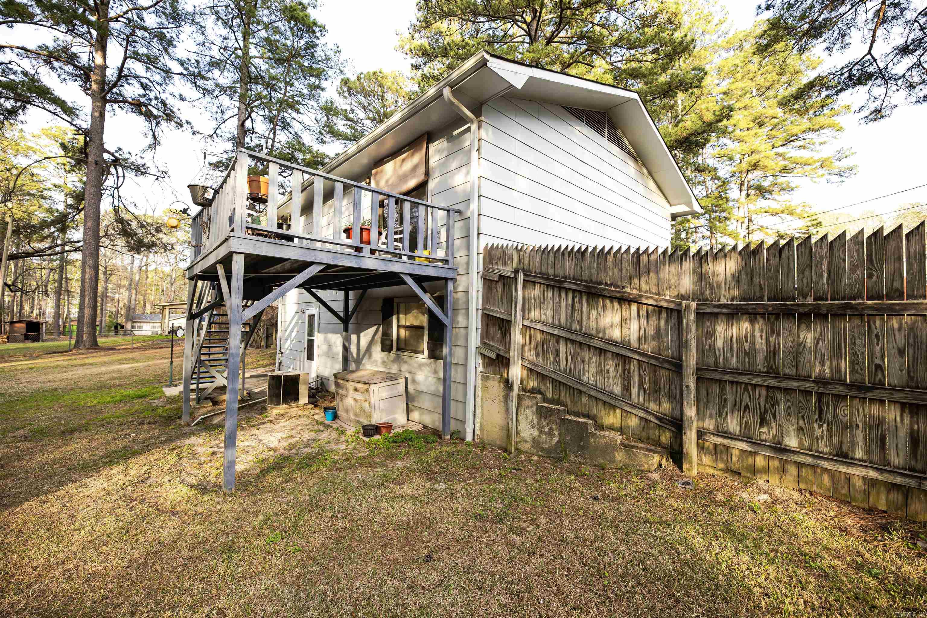 1327 Pine Cir  Smackover, AR