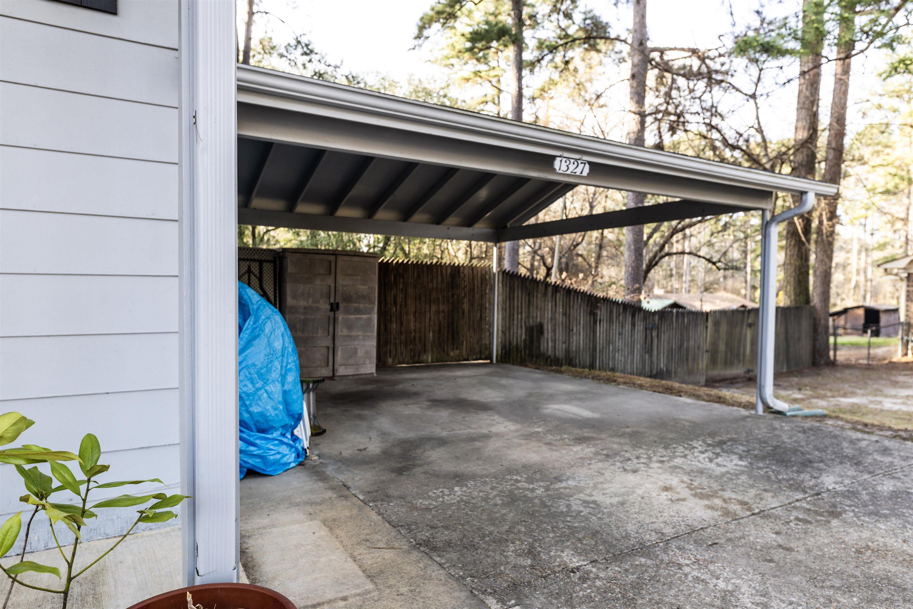 1327 Pine Cir  Smackover, AR