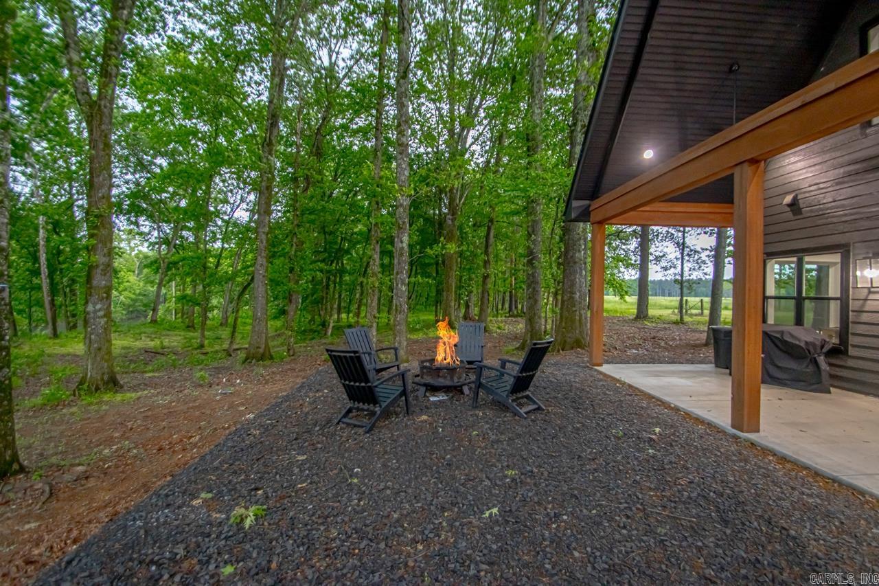 197 Sunshine Ln  Pangburn, AR