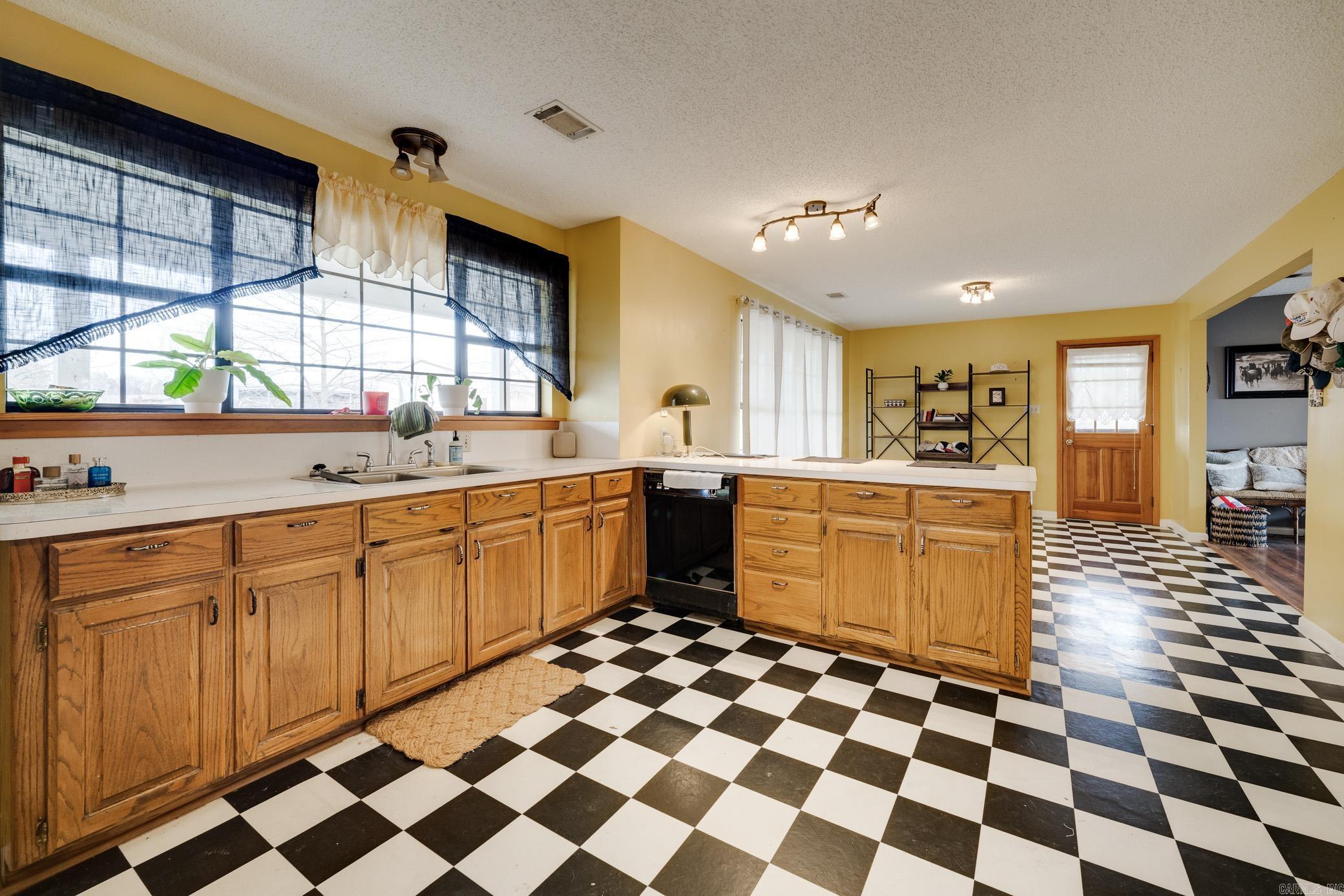 7488 Highway 92 W  Bee Branch, AR