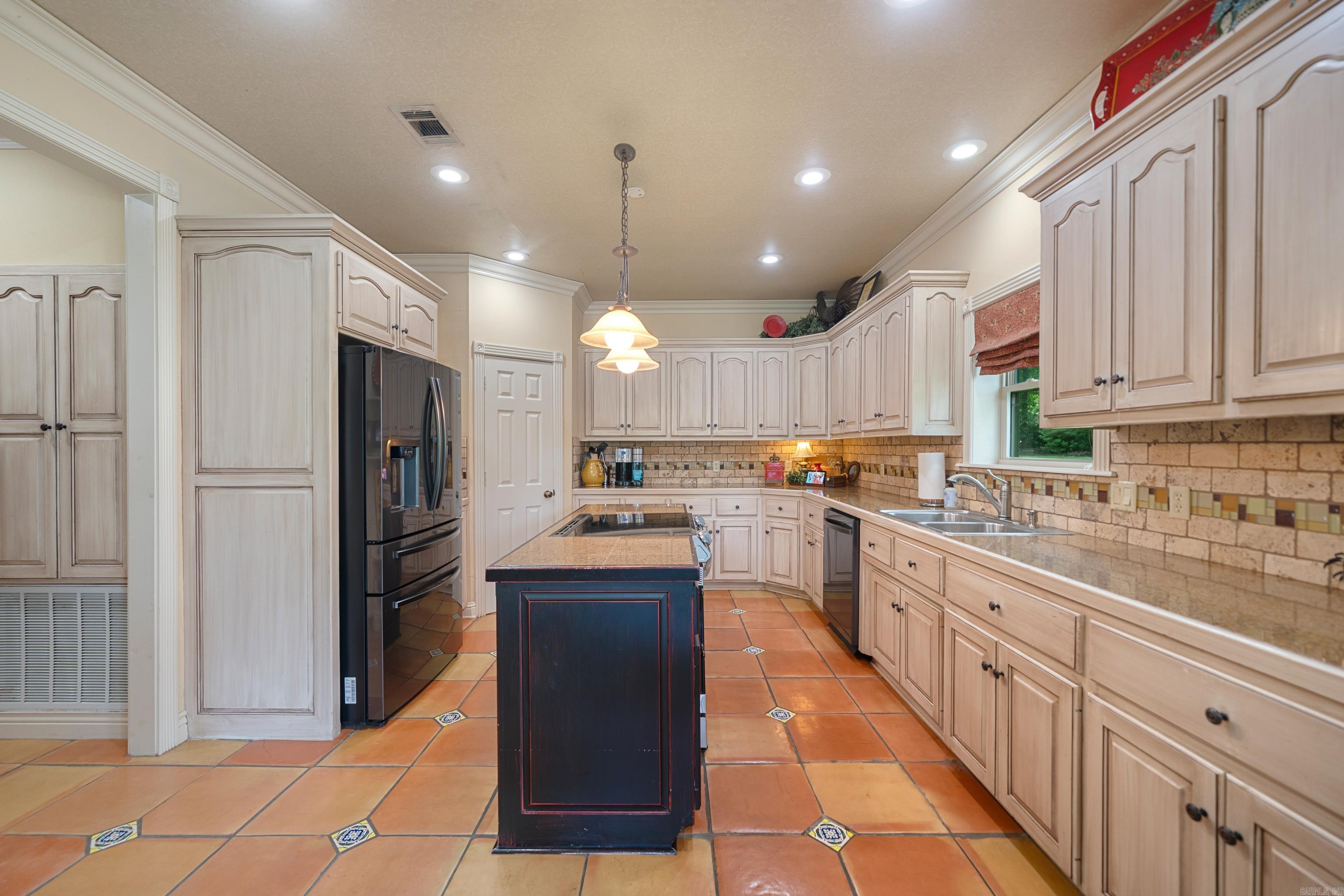 34 Stonegate Shores Drive  Hot Springs, AR