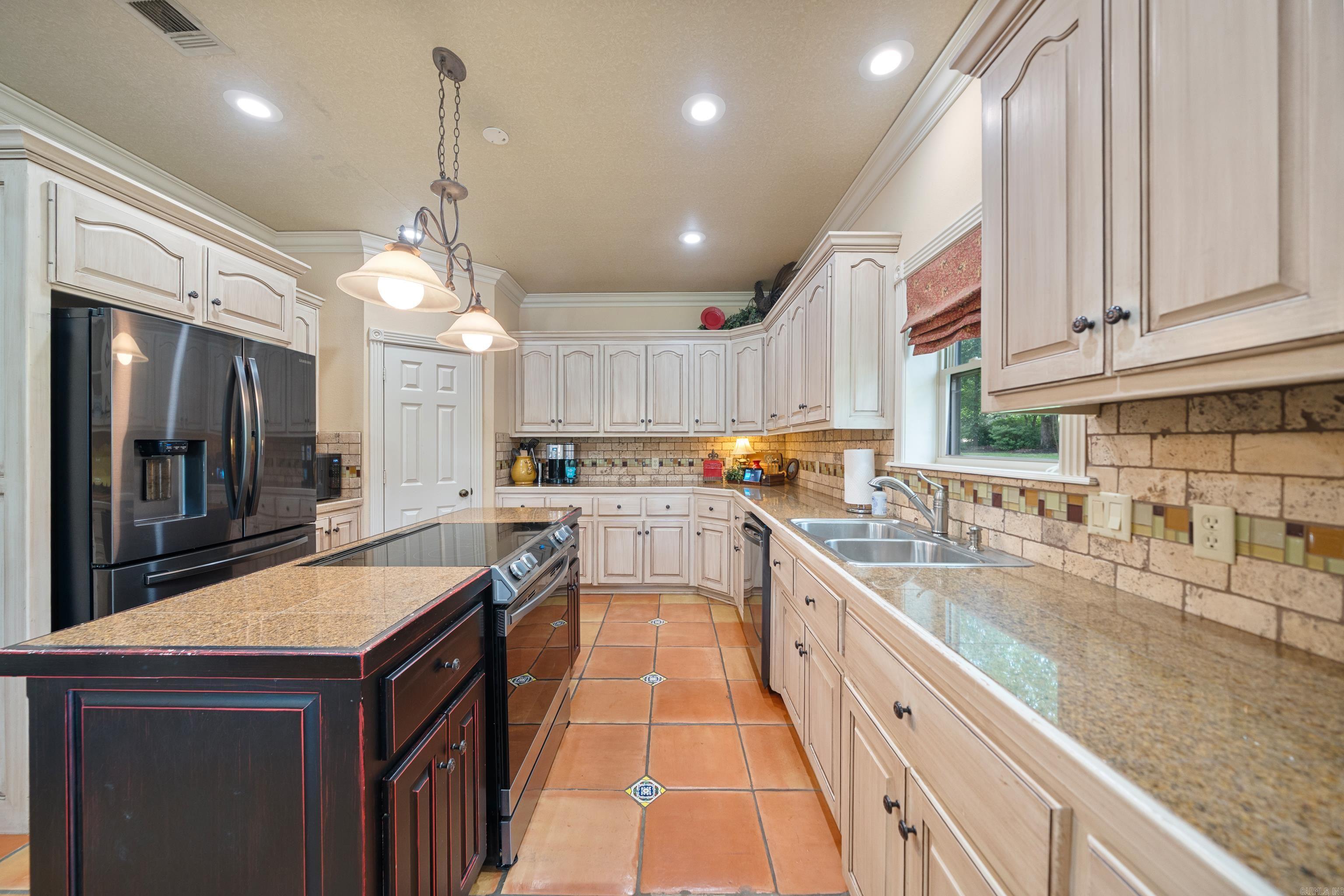 34 Stonegate Shores Drive  Hot Springs, AR