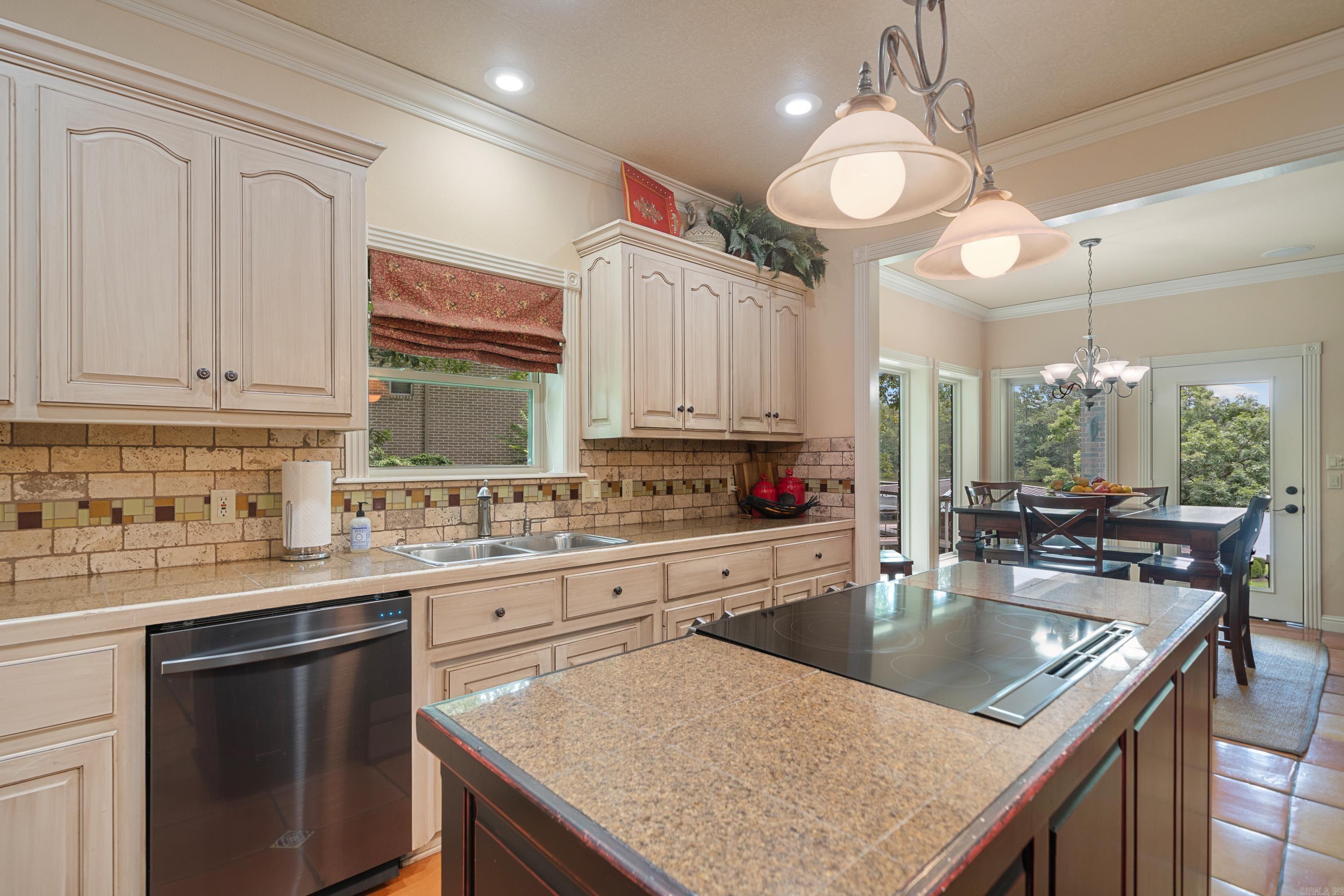 34 Stonegate Shores Drive  Hot Springs, AR