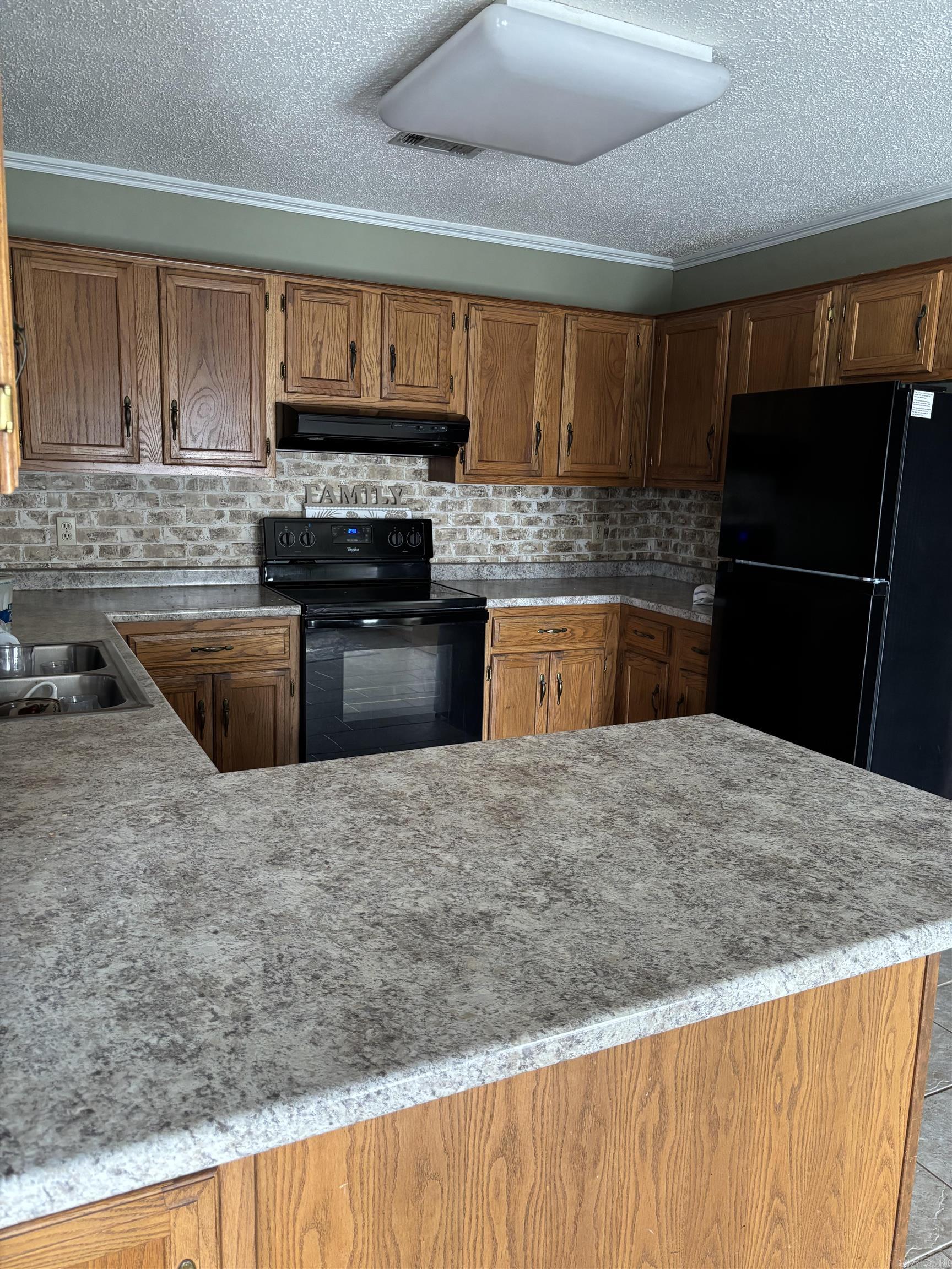 2305 NW meadowlake  Conway, AR