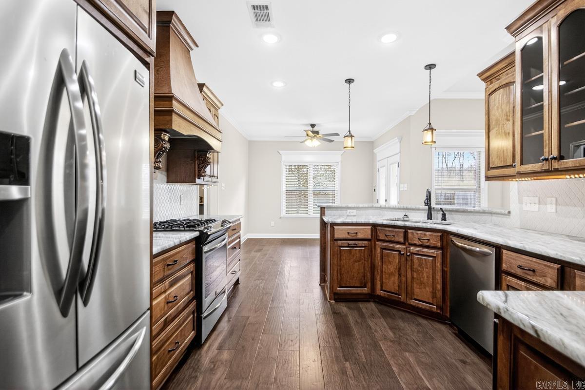 1009 Oak Forest  Sherwood, AR