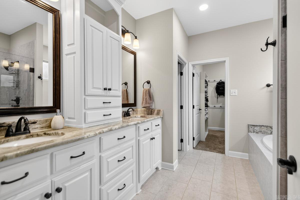 1009 Oak Forest  Sherwood, AR