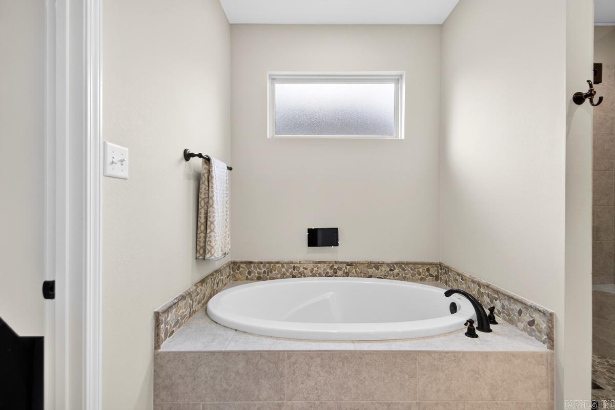 1009 Oak Forest  Sherwood, AR