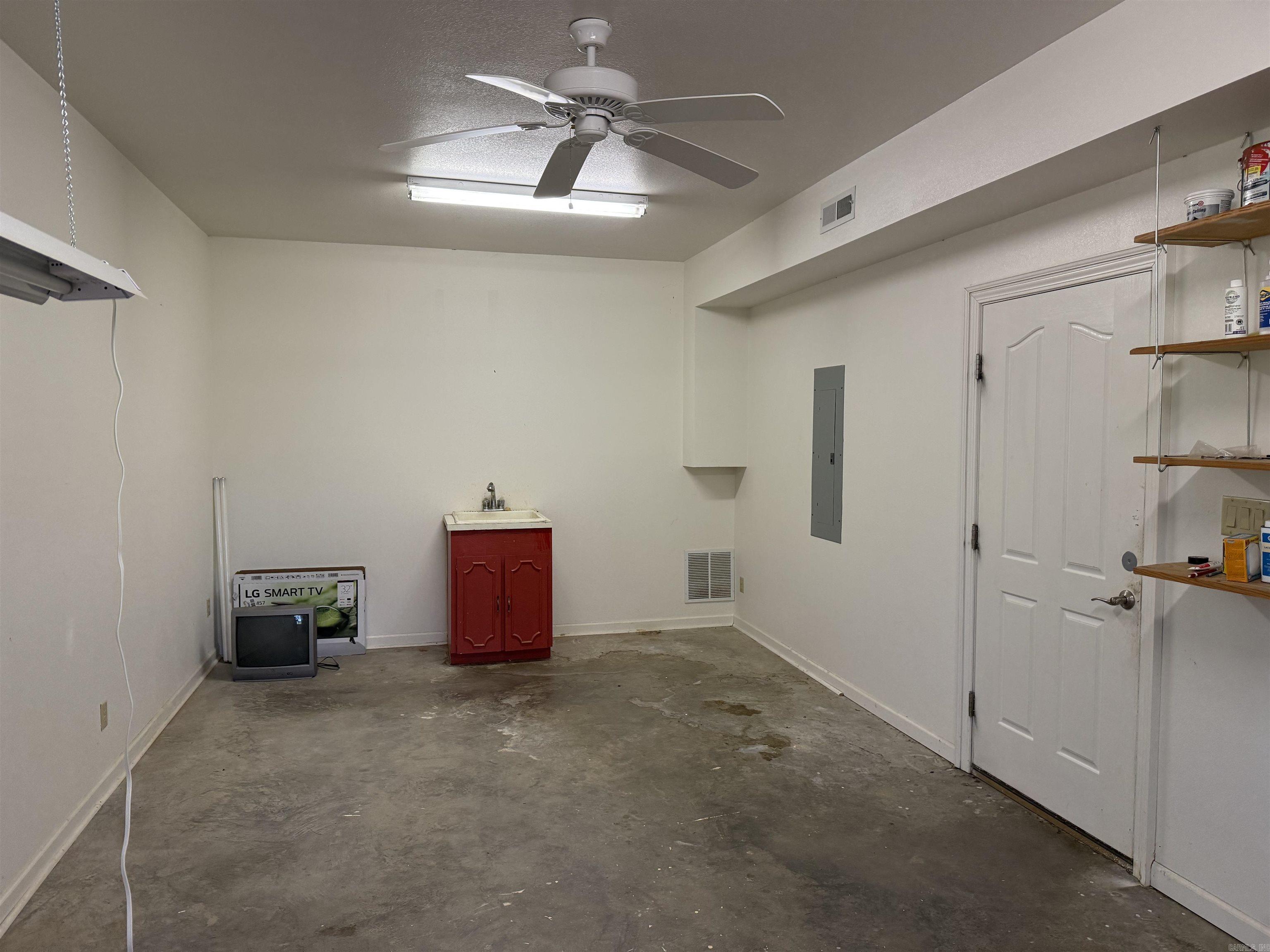 233 Rock Hill  Fairfield Bay, AR