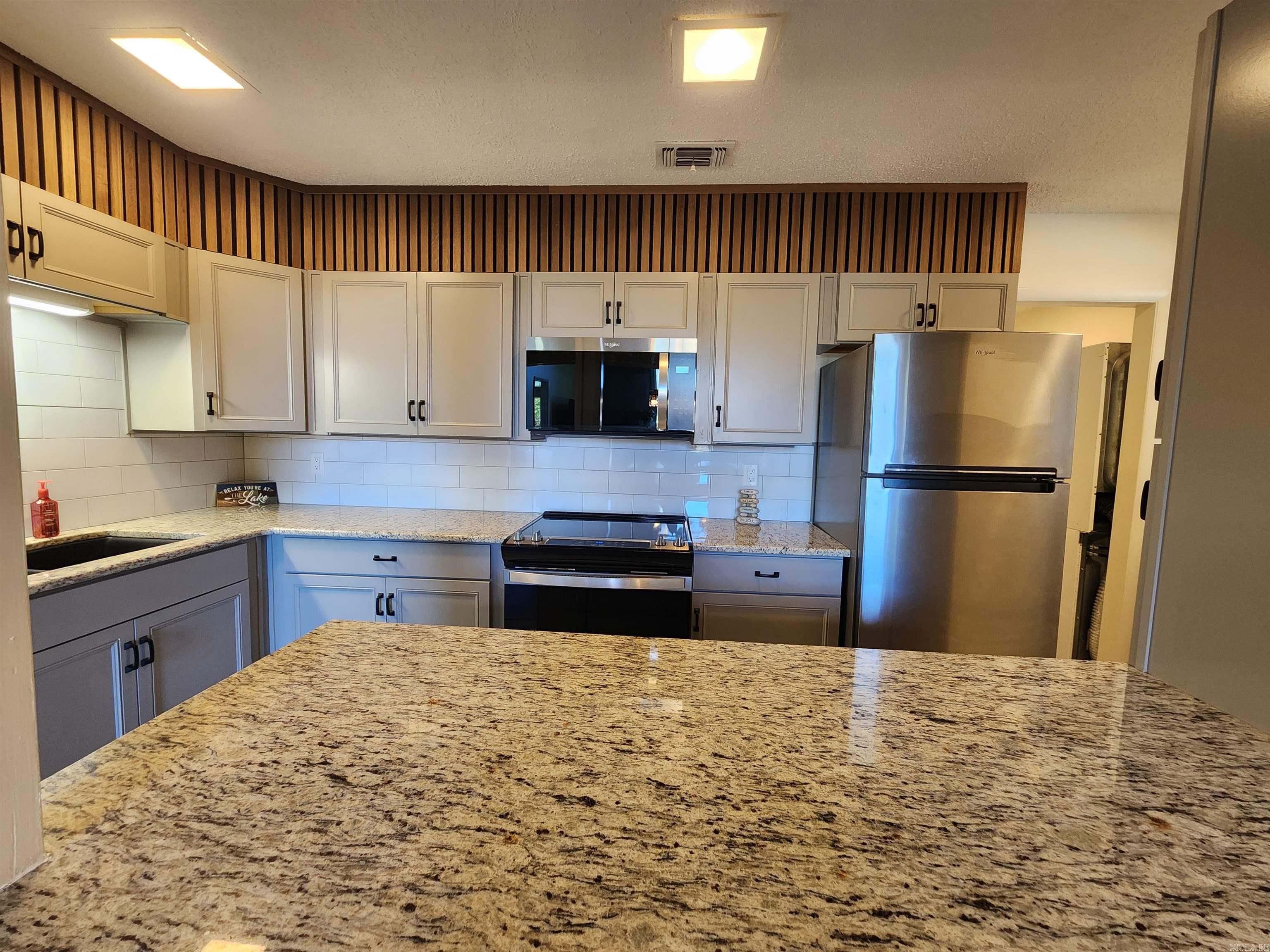 220 Sunset Bay  Hot Springs, AR