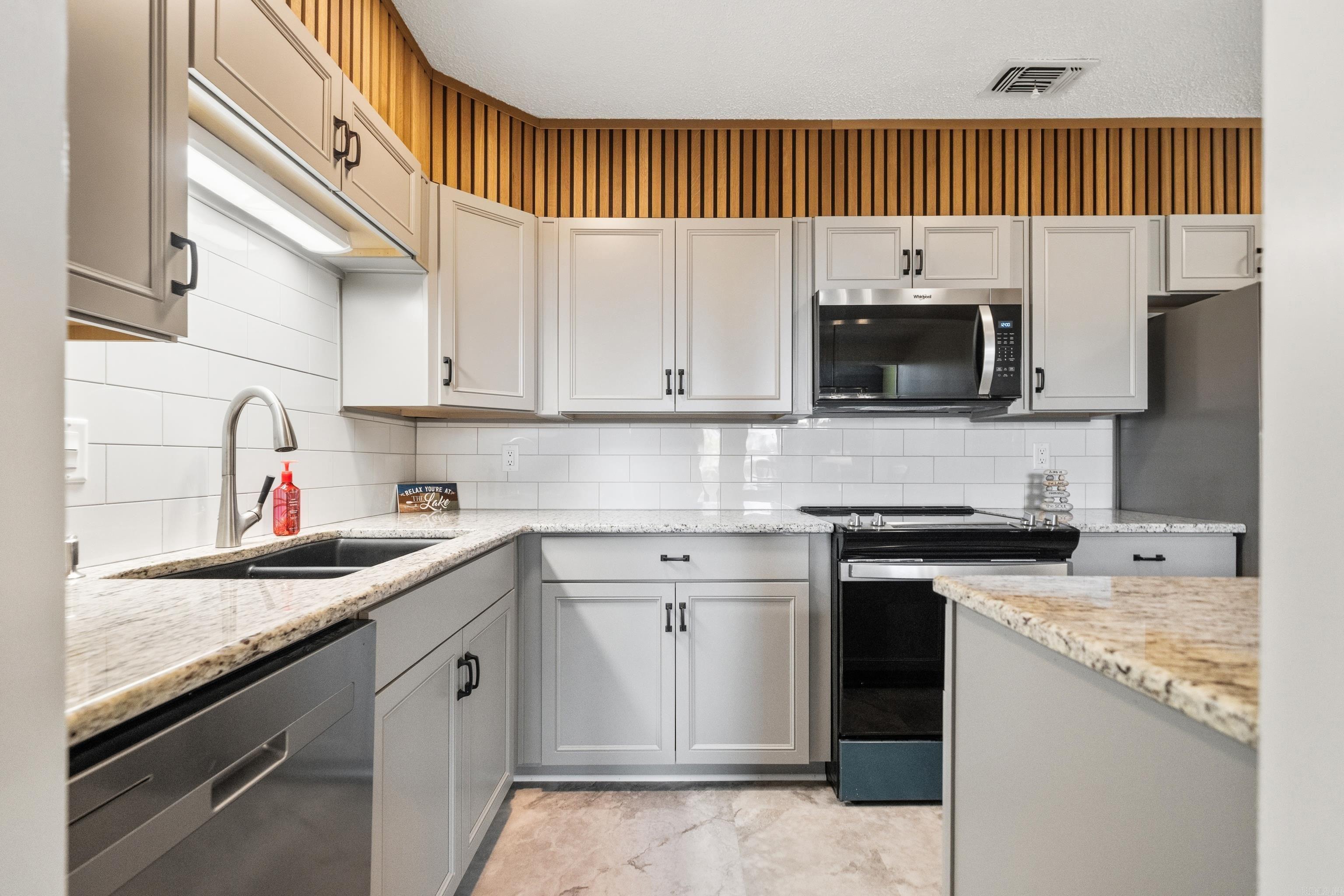 220 Sunset Bay Road Hot Springs, AR 71913